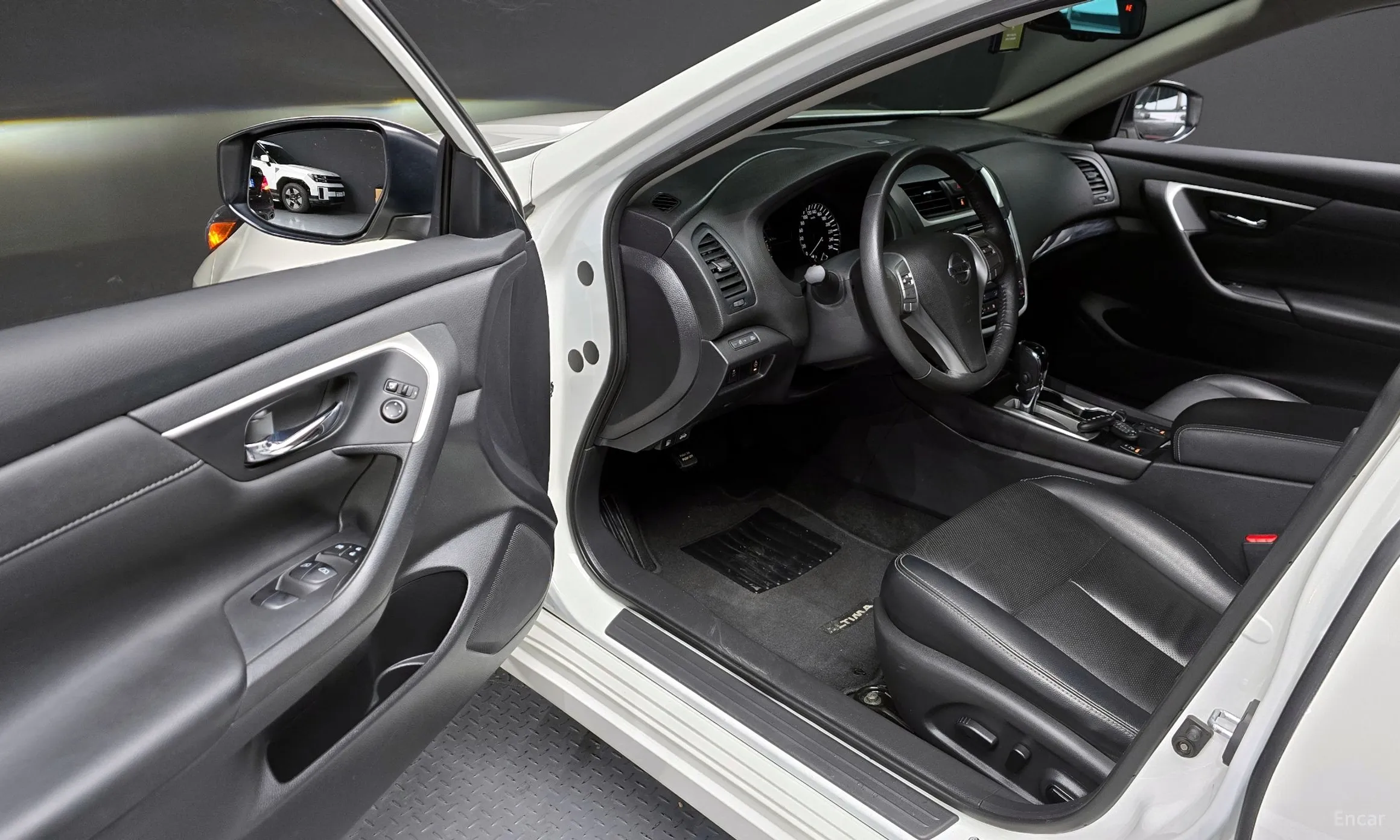 Nissan Altima превью 11