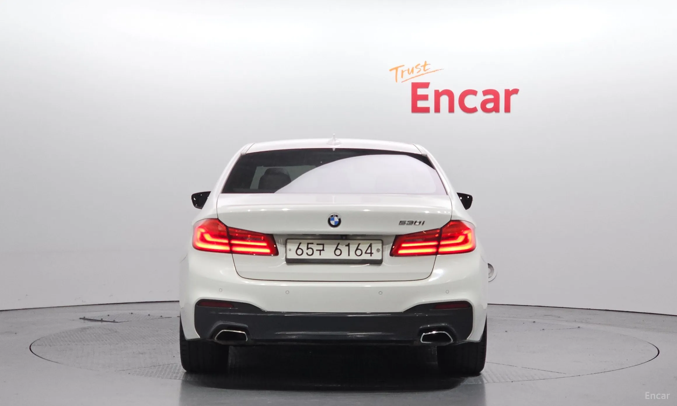 BMW 5 Series (G30) превью 3