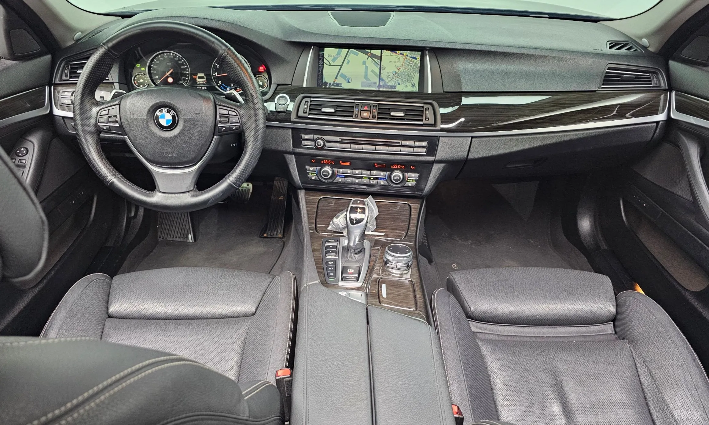 BMW 5 Series (F10) превью 4