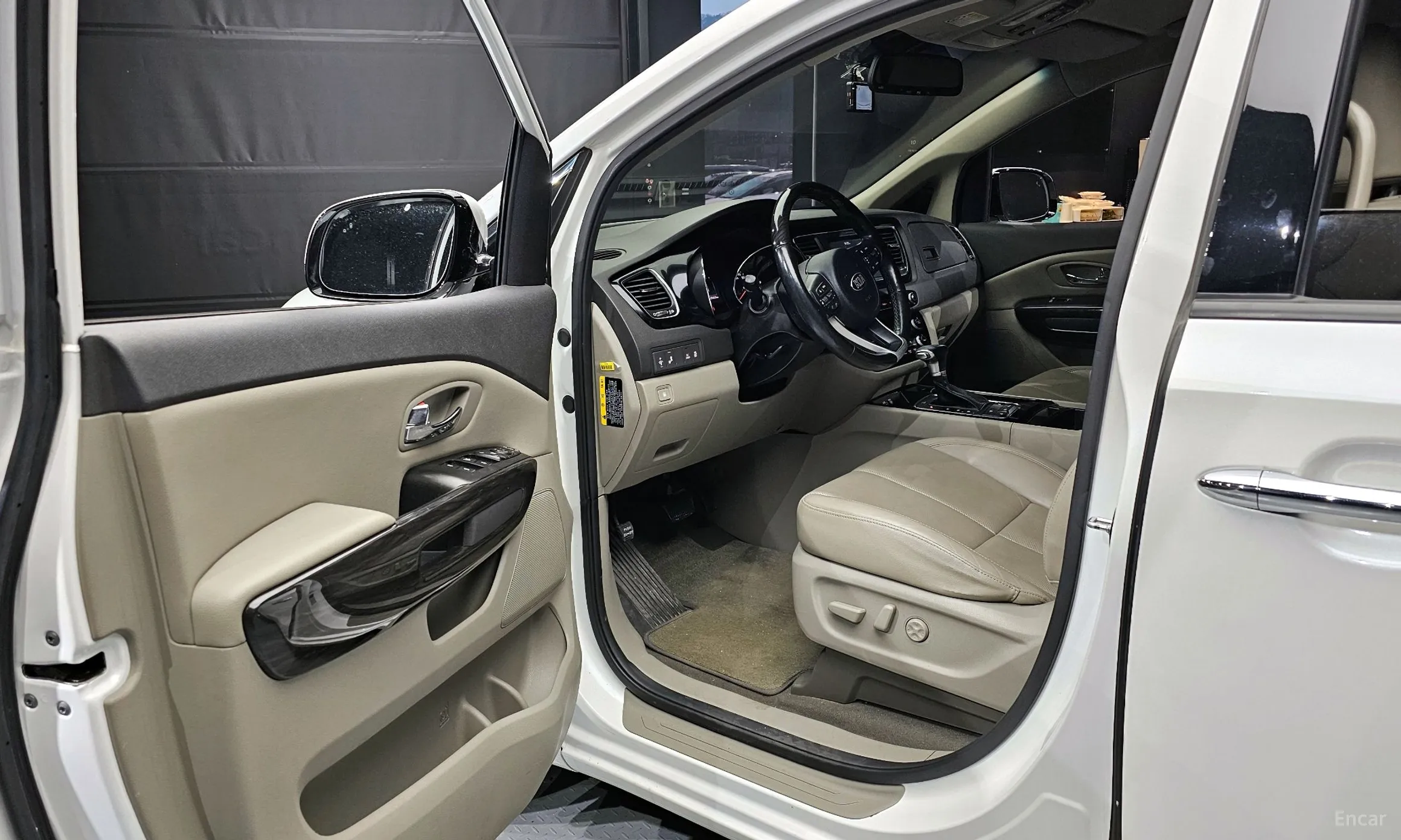 Kia Carnival превью 10
