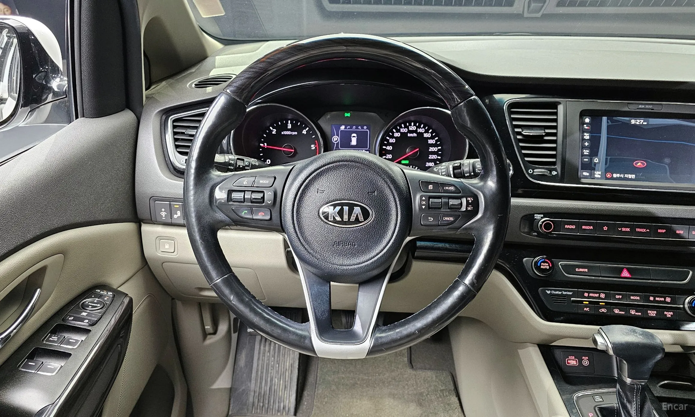 Kia Carnival превью 13