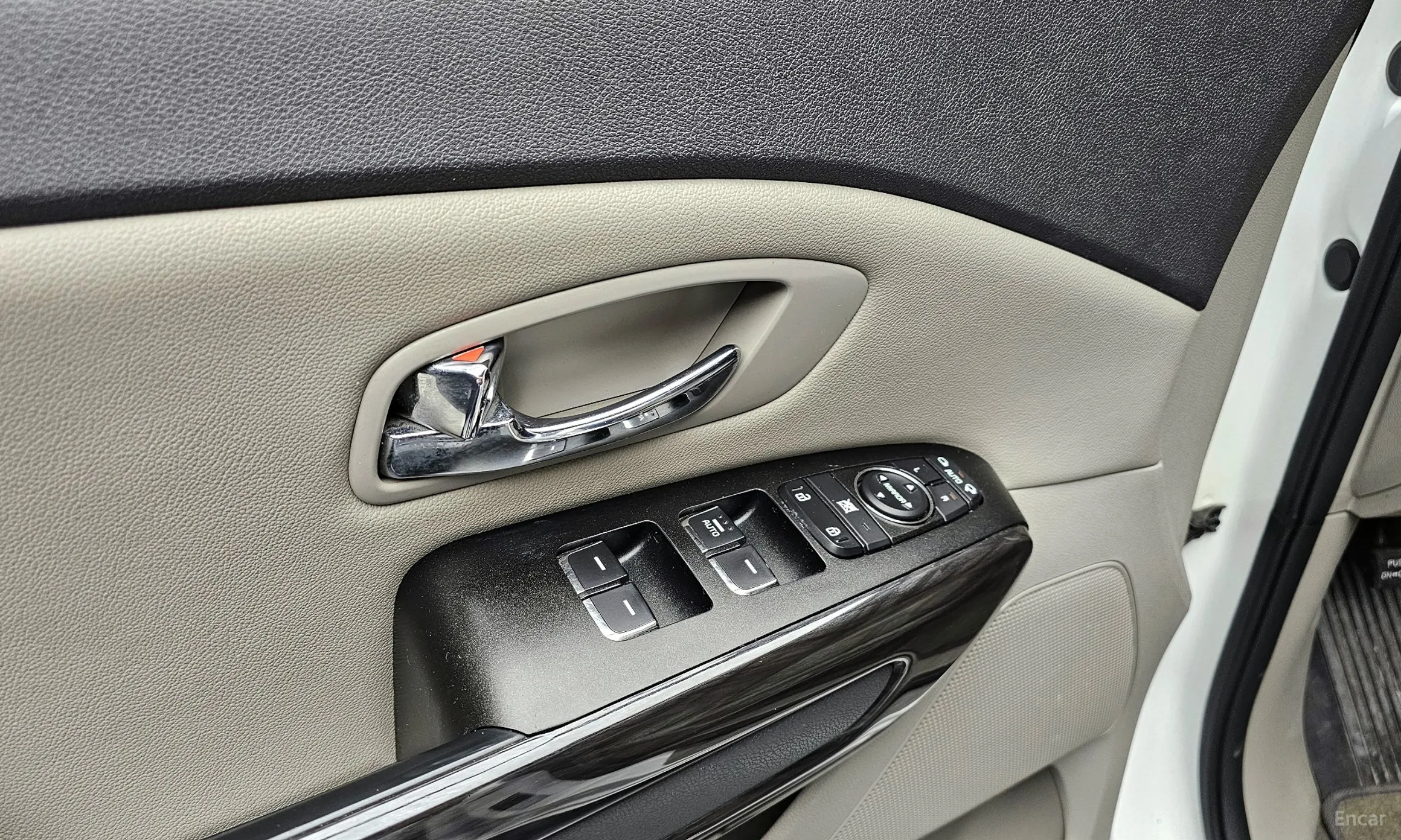 Kia Carnival превью 14