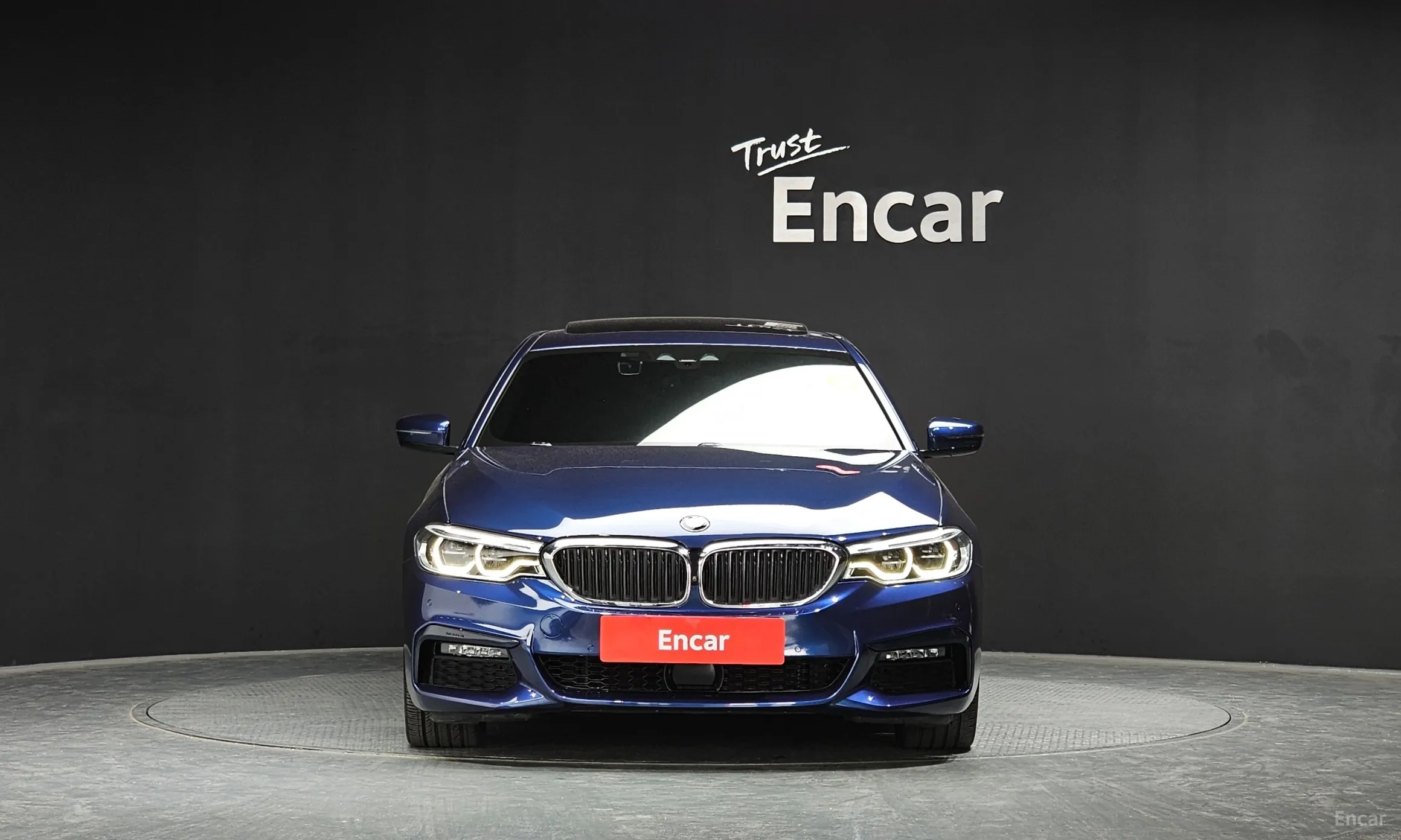 BMW 5 Series (G30) превью 2
