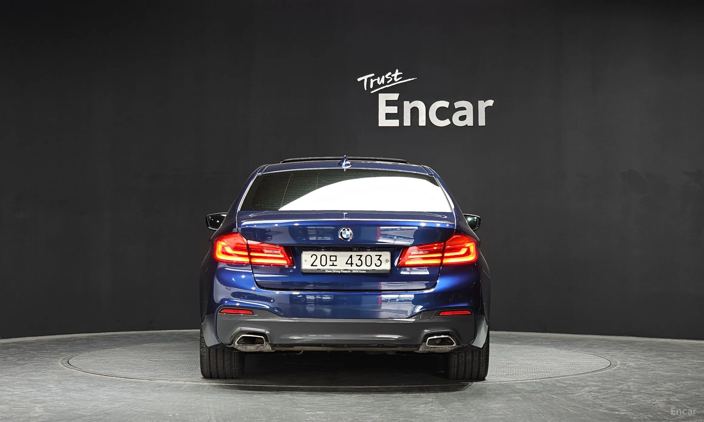 BMW 5 Series (G30) превью 3
