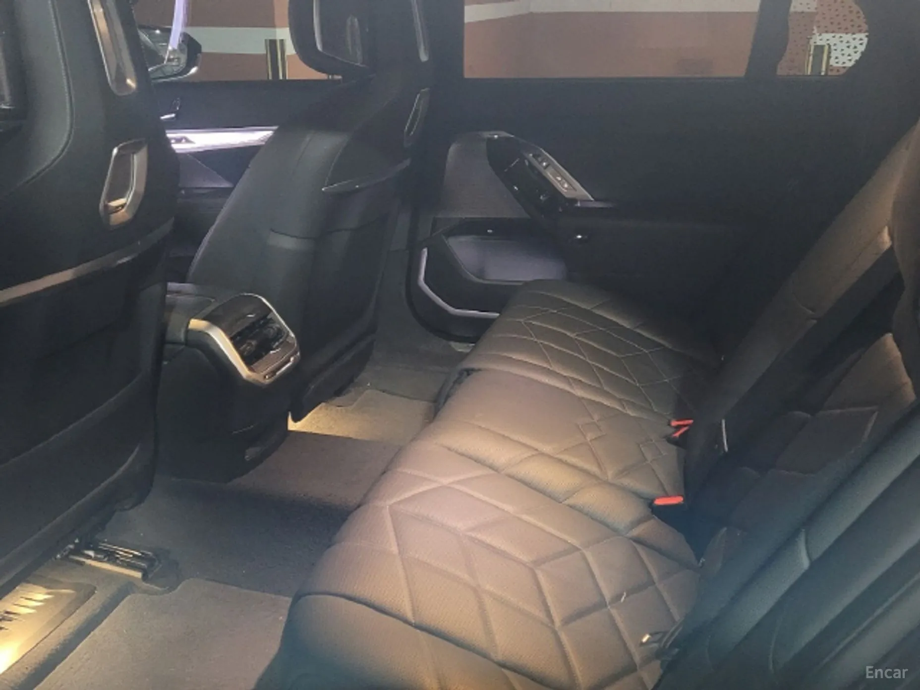 BMW 7 Series (G70) превью 4