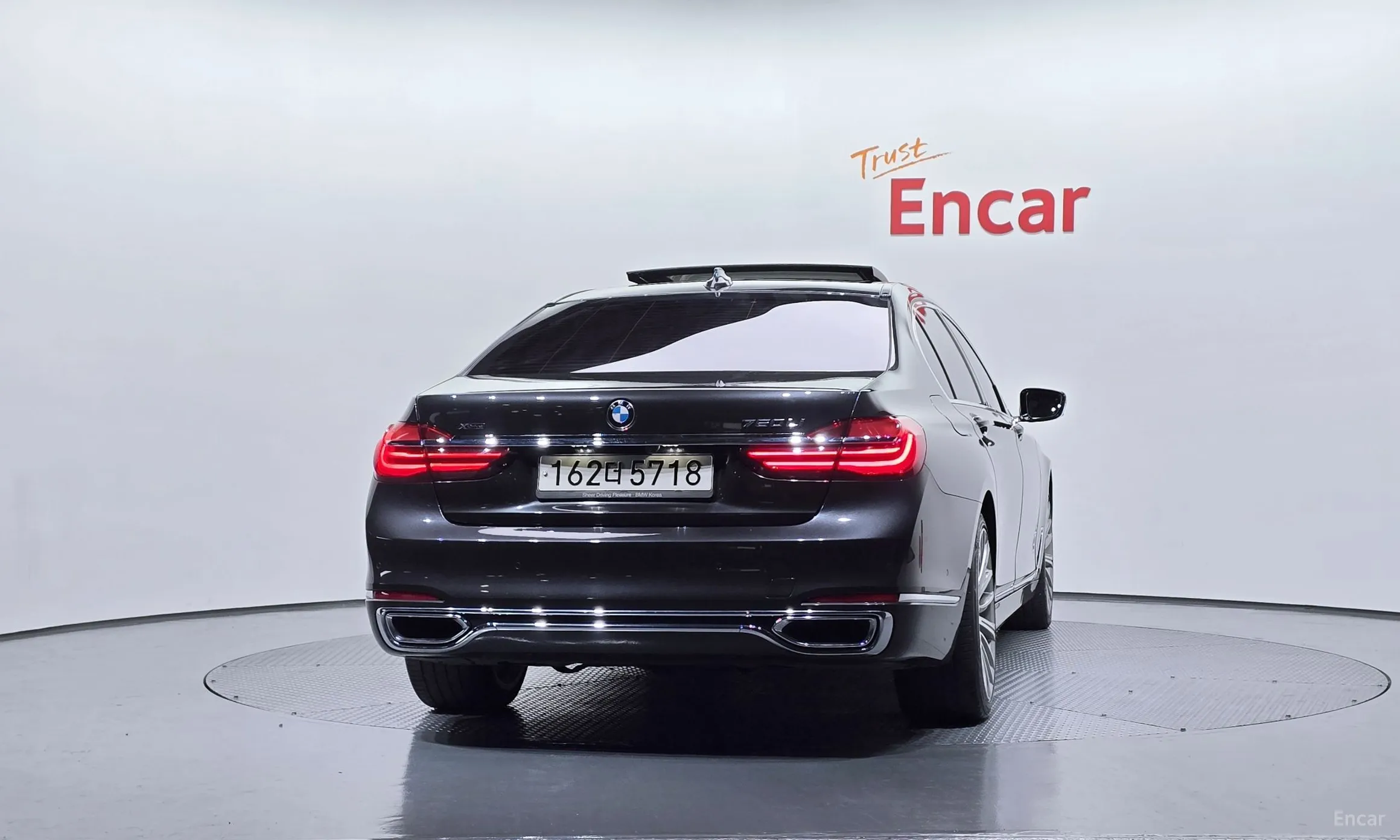 BMW 7 Series (G11) превью 3