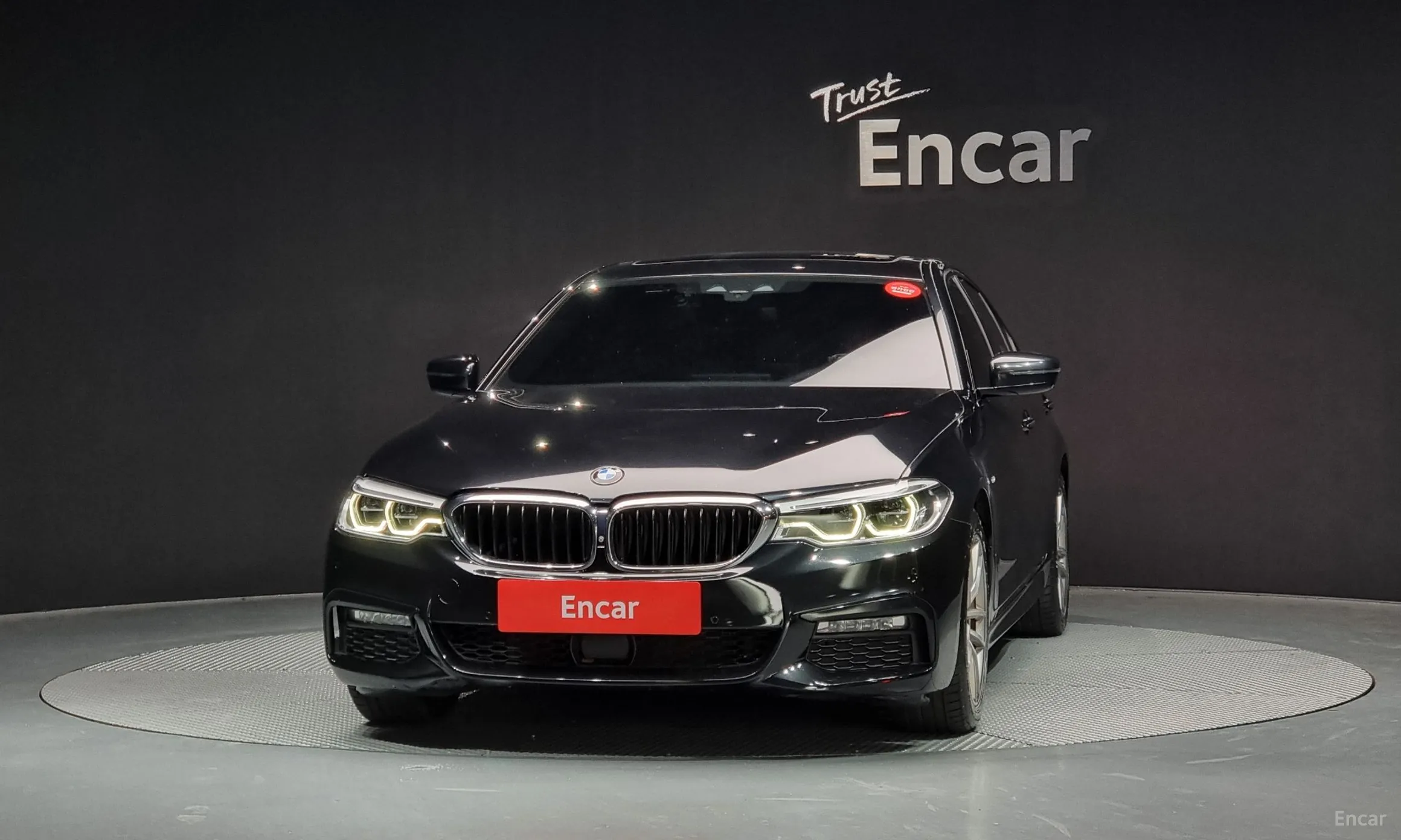 BMW 5 Series (G30) превью 2