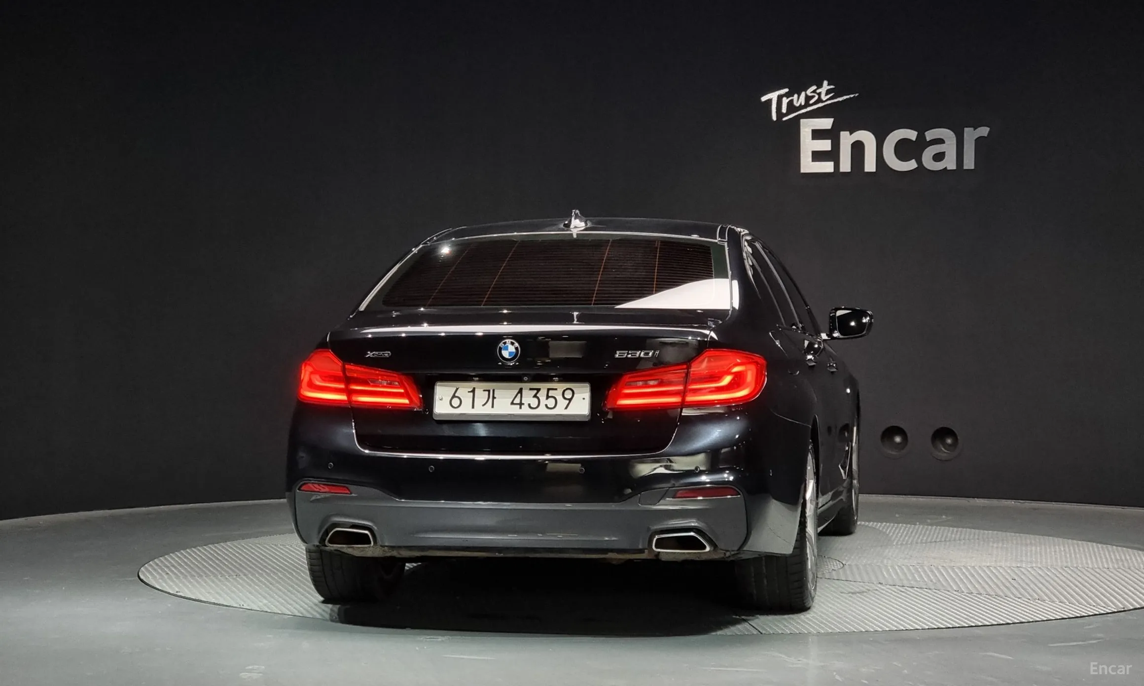 BMW 5 Series (G30) превью 3