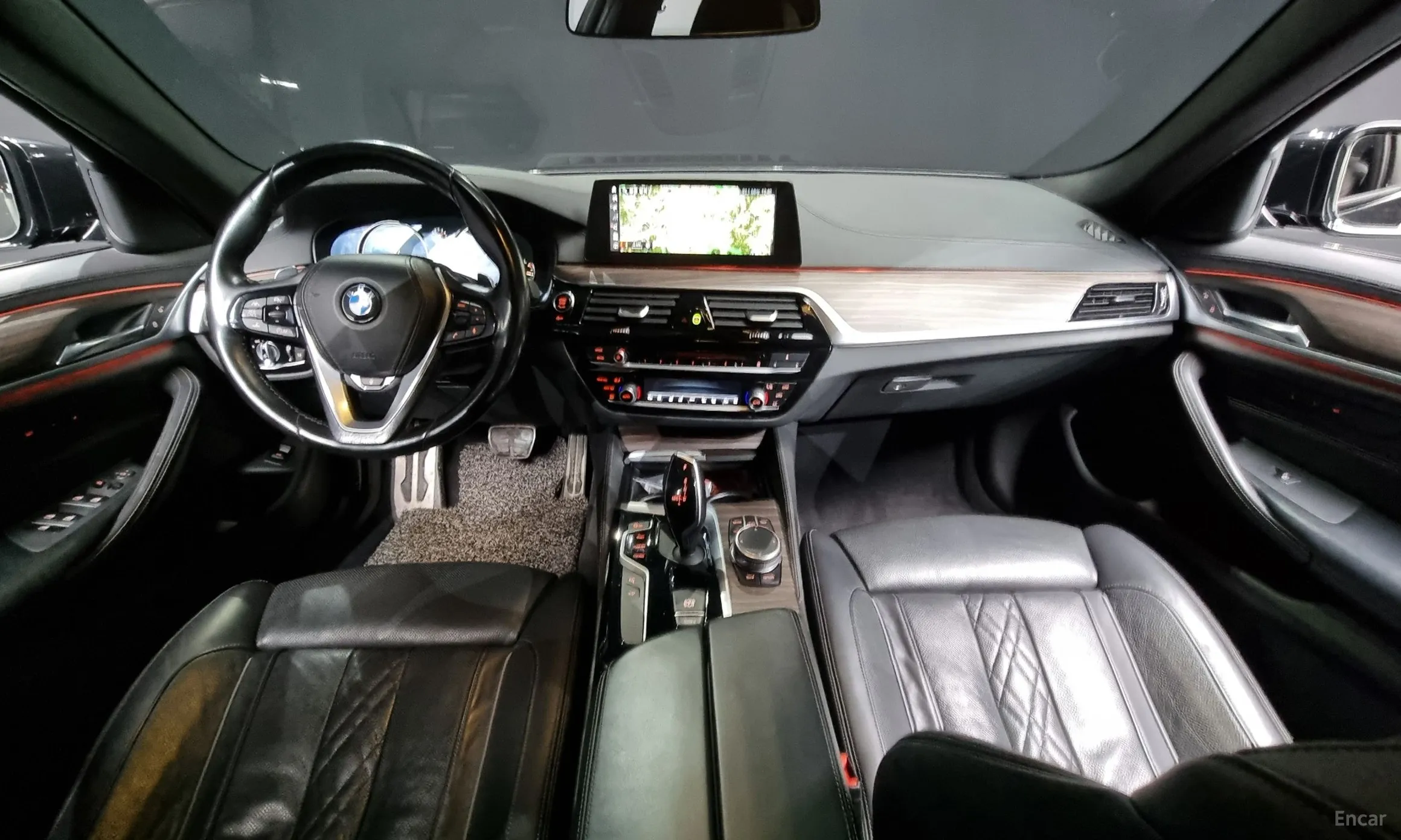 BMW 5 Series (G30) превью 4