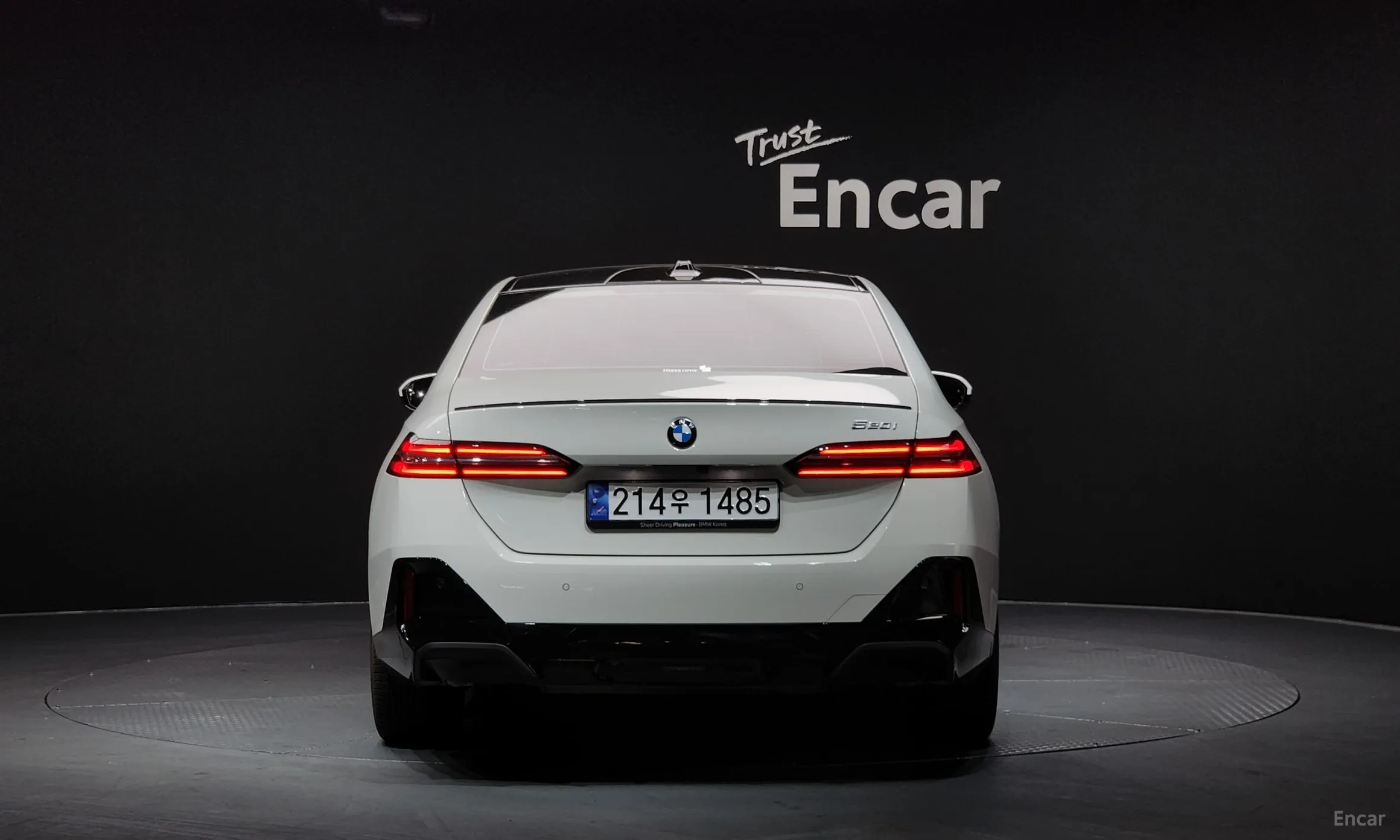 BMW 5 Series (G60) превью 3