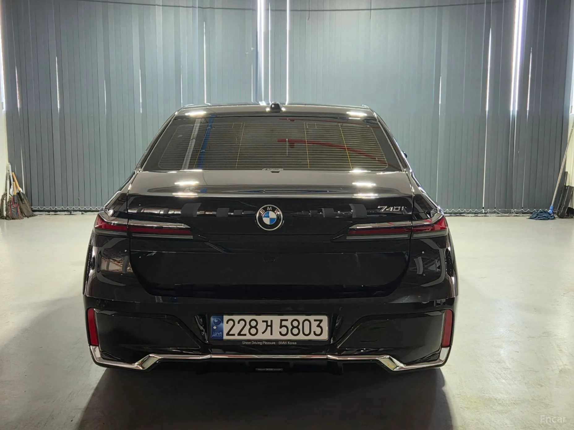 BMW 7 Series (G70) превью 3