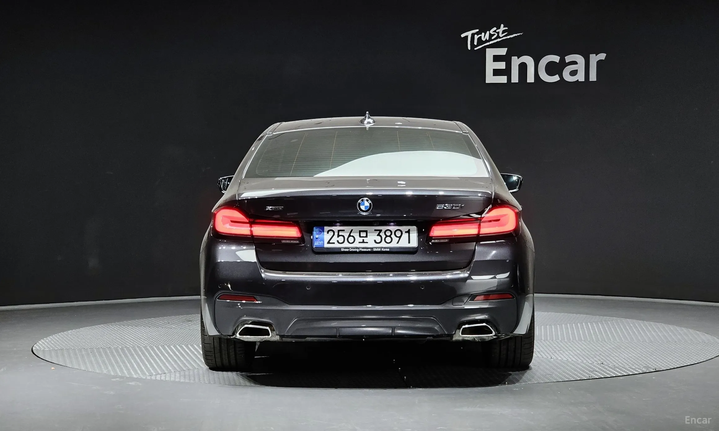 BMW 5 Series (G30) превью 3