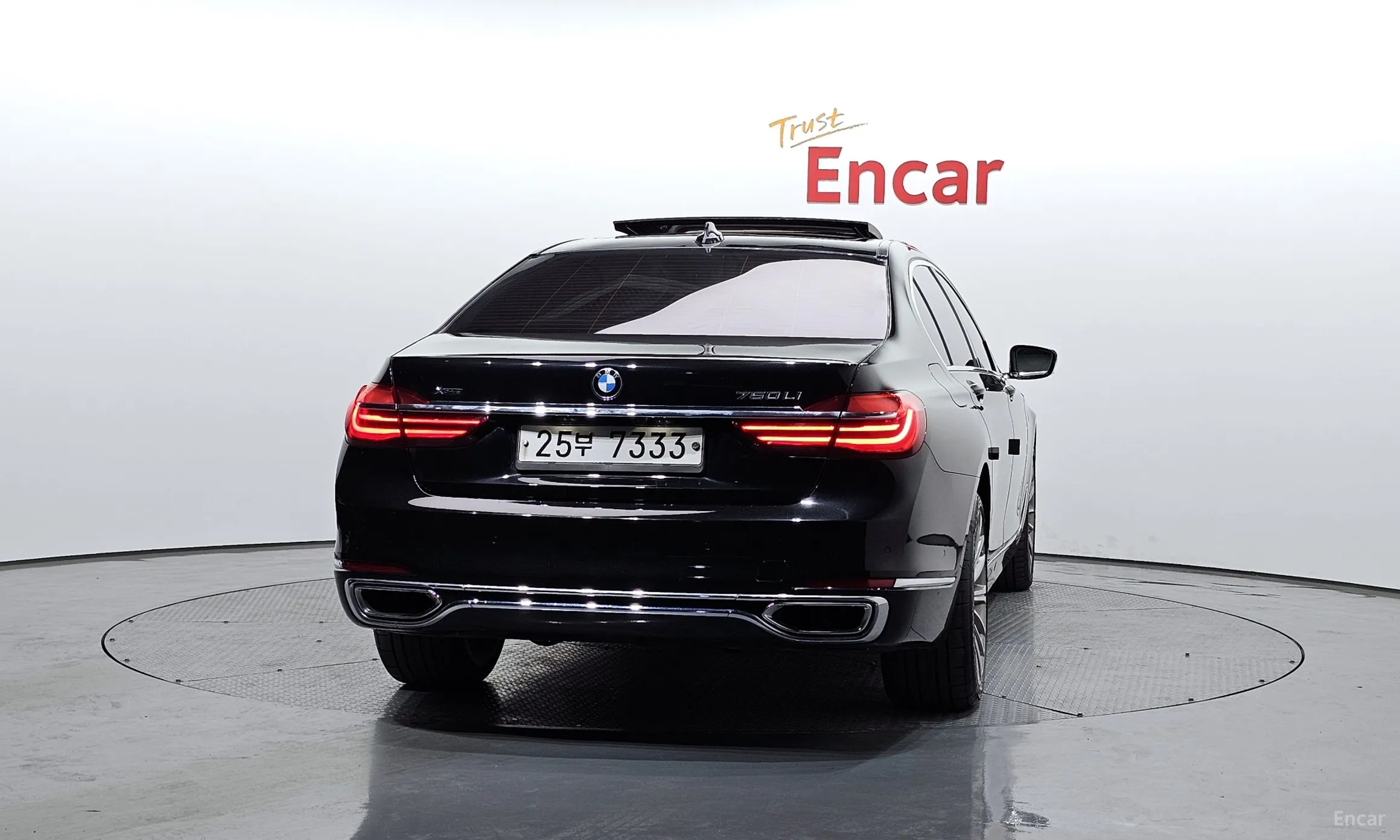 BMW 7 Series (G11) превью 3