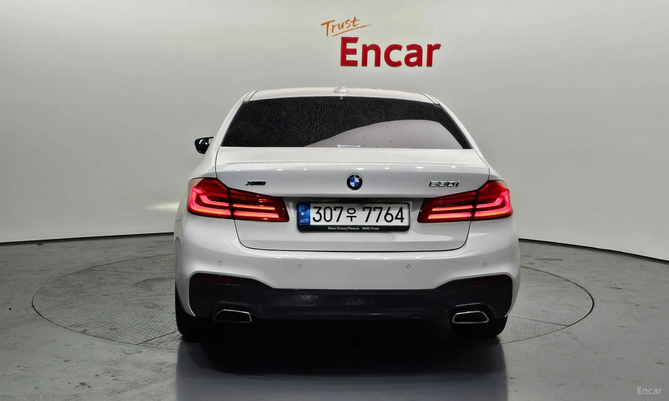BMW 5 Series (G30) превью 3