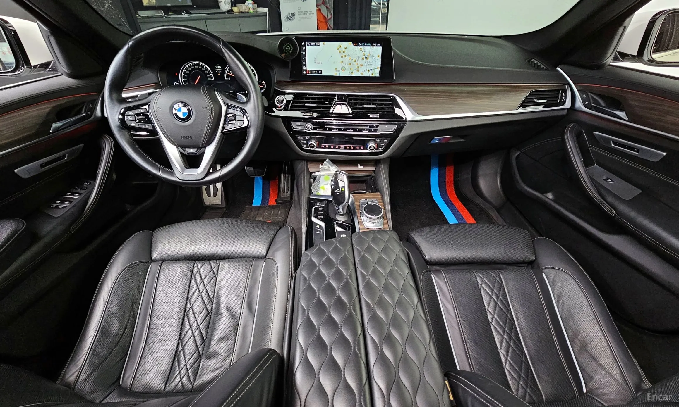 BMW 5 Series (G30) превью 4