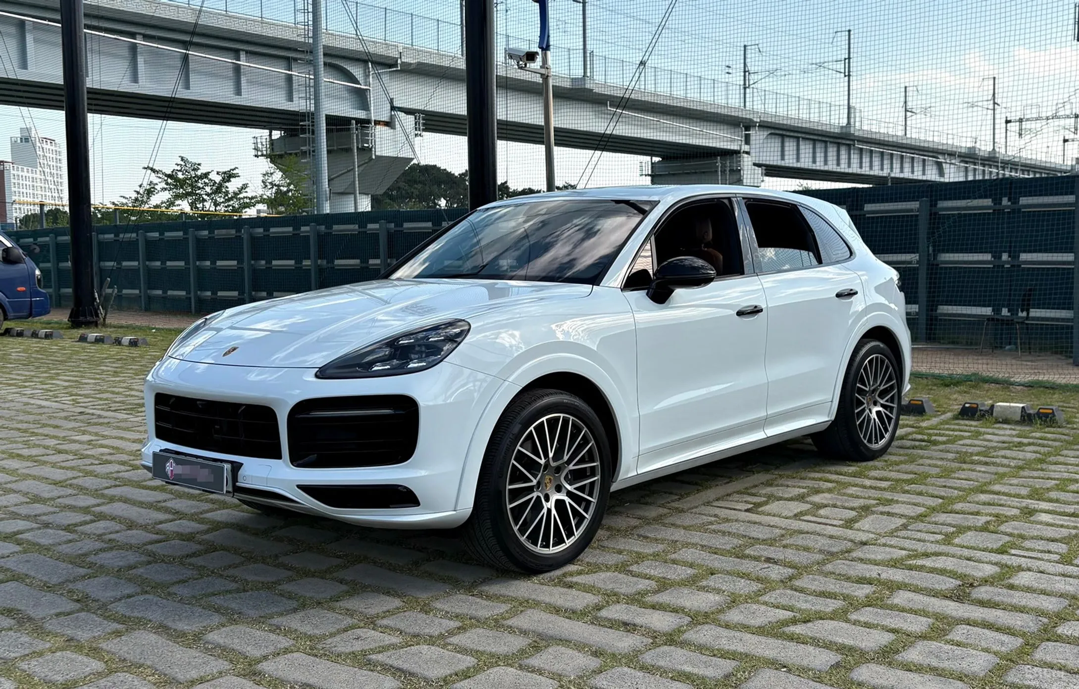 Porsche Cayenne (PO536) превью 3