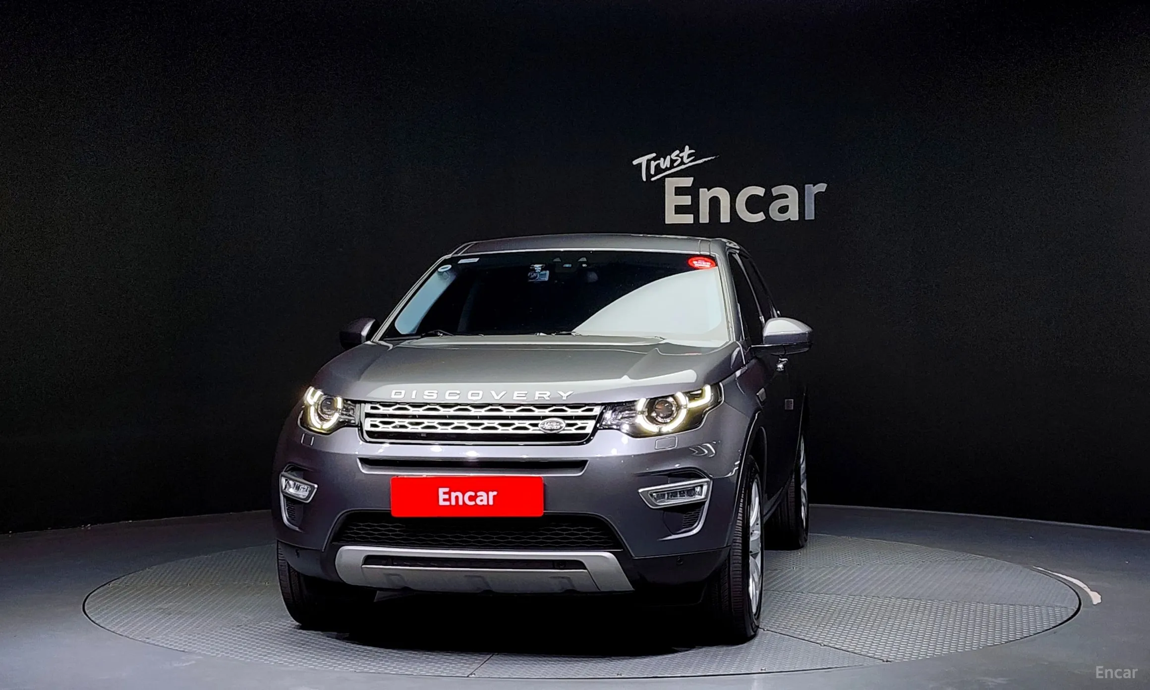 Land Rover Discovery Sports превью 2