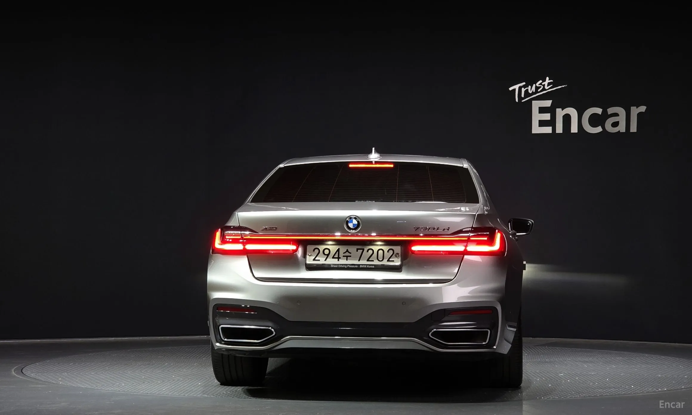 BMW 7 Series (G11) превью 3