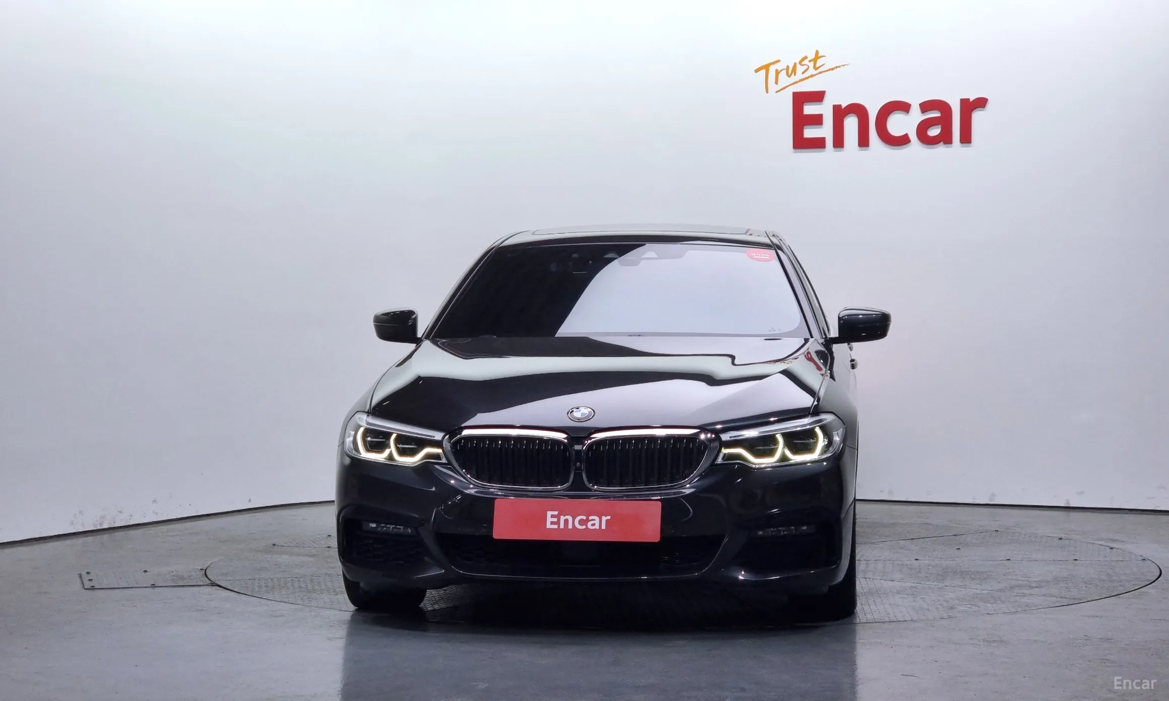 BMW 5 Series (G30) превью 2