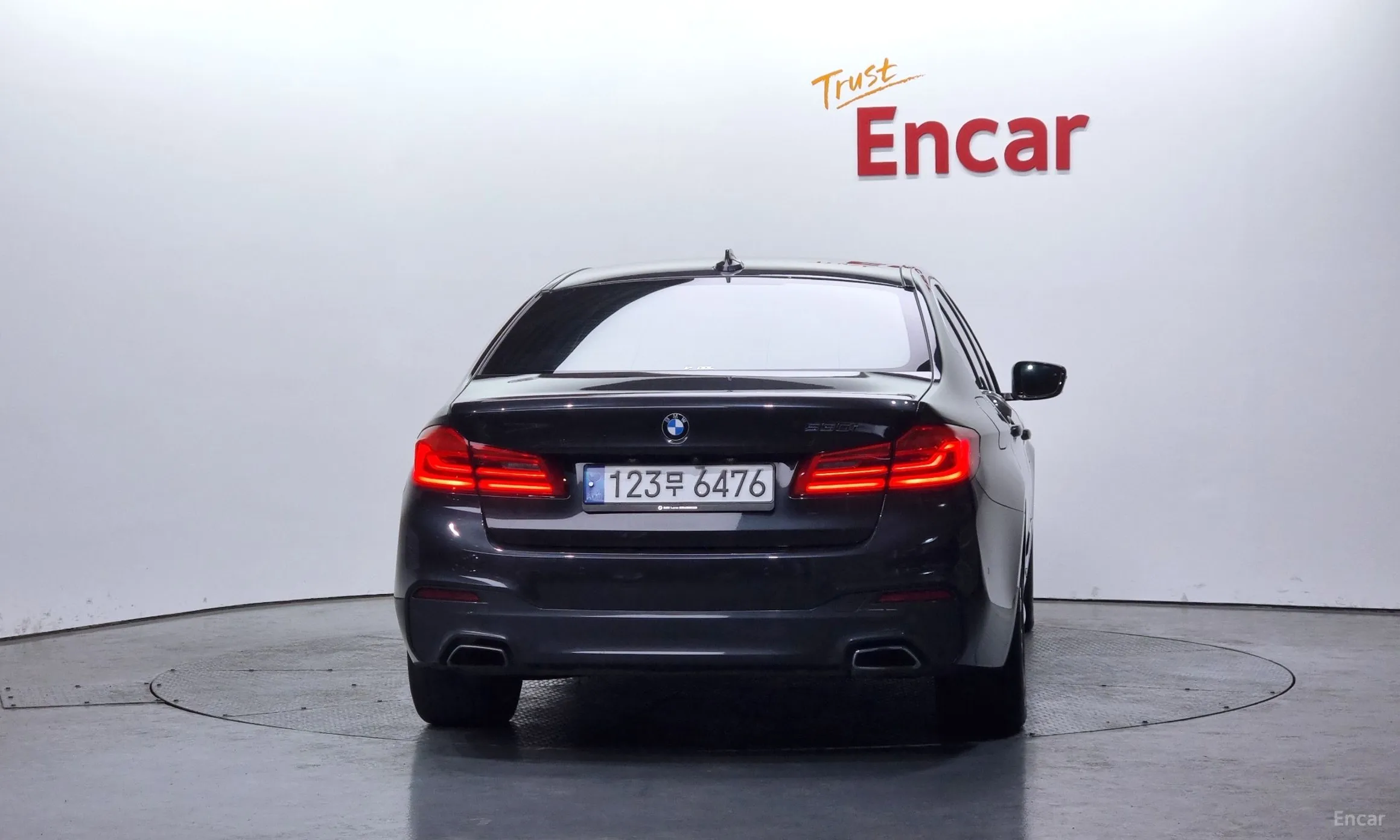 BMW 5 Series (G30) превью 3
