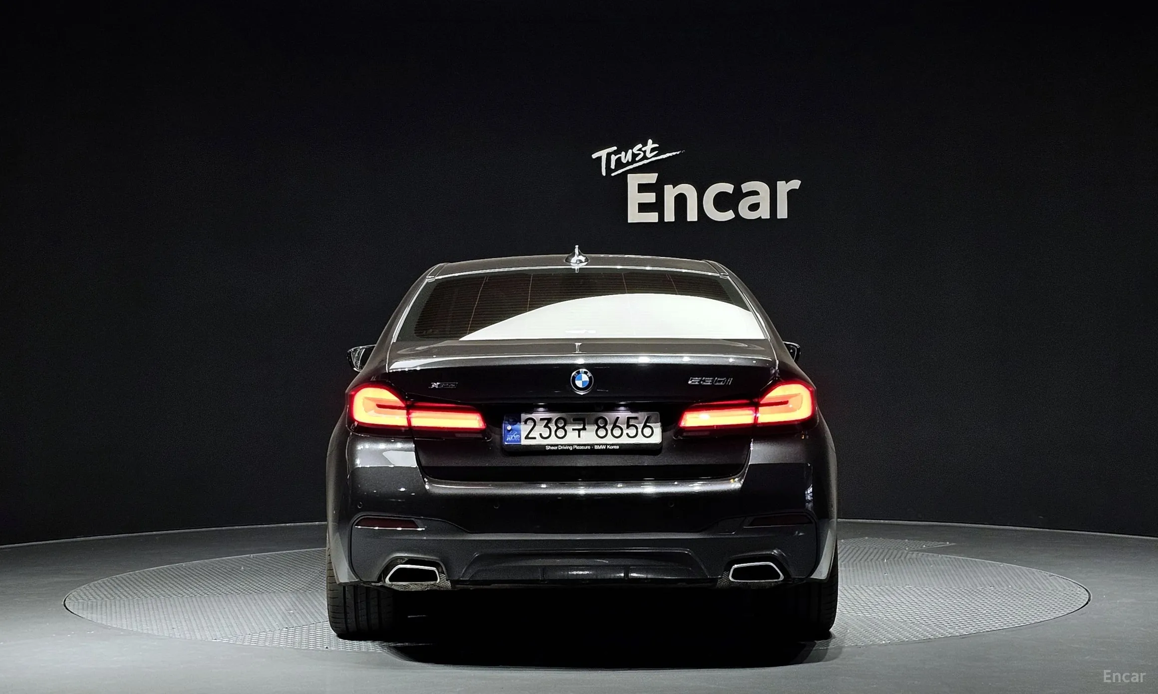 BMW 5 Series (G30) превью 3
