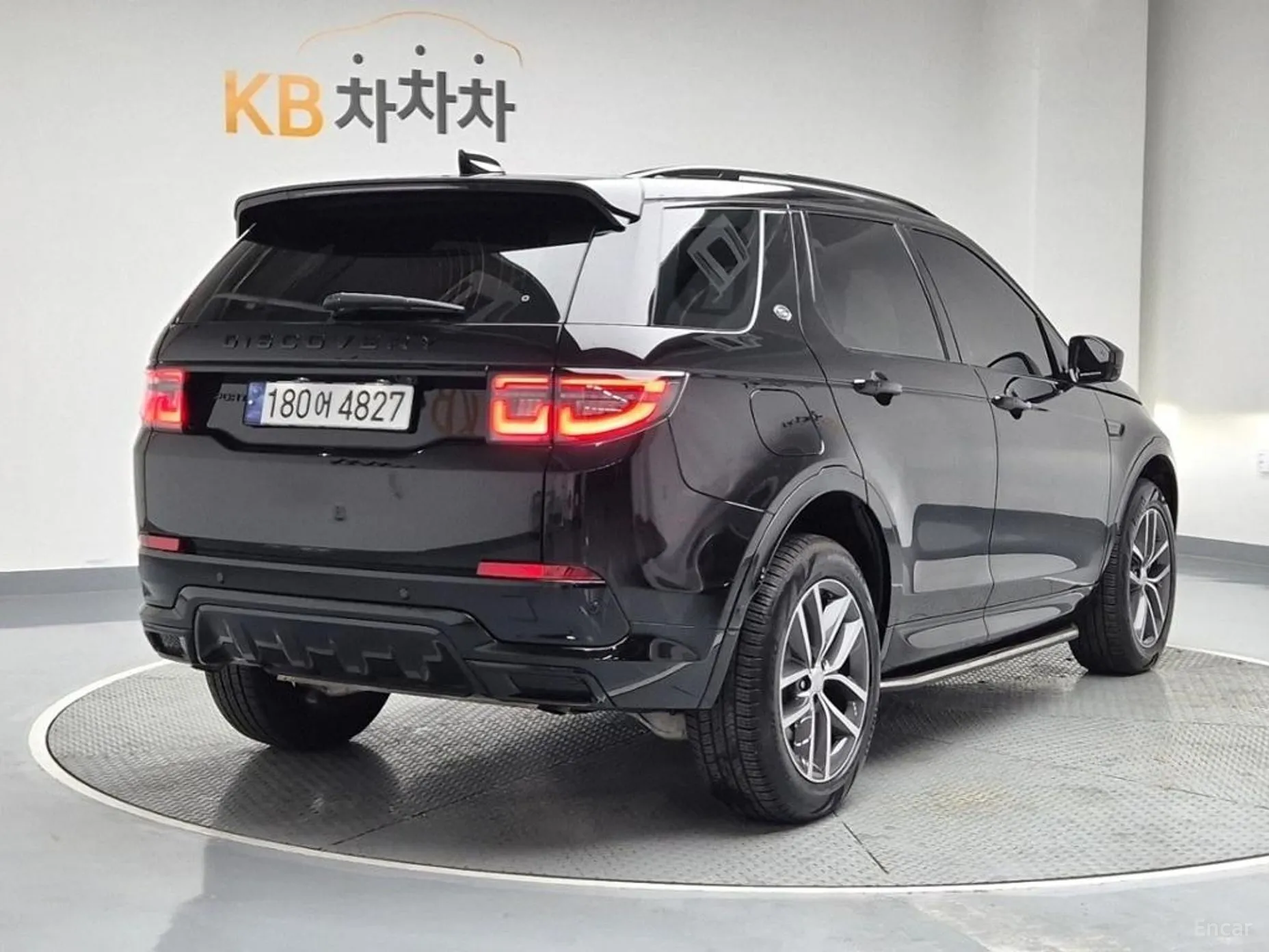 Land Rover Discovery Sports превью 2