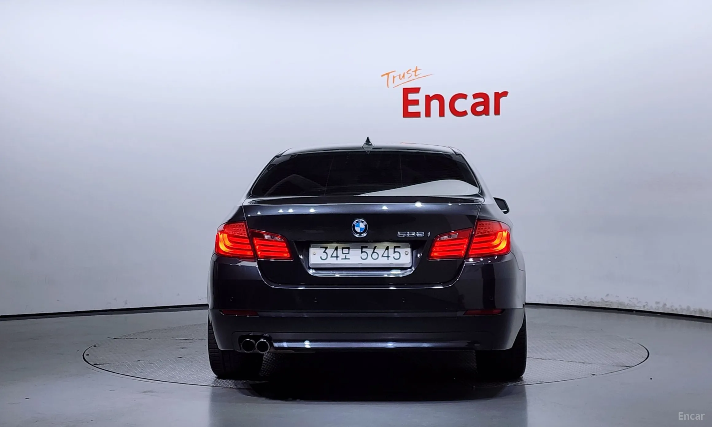 BMW 5 Series (F10) превью 3