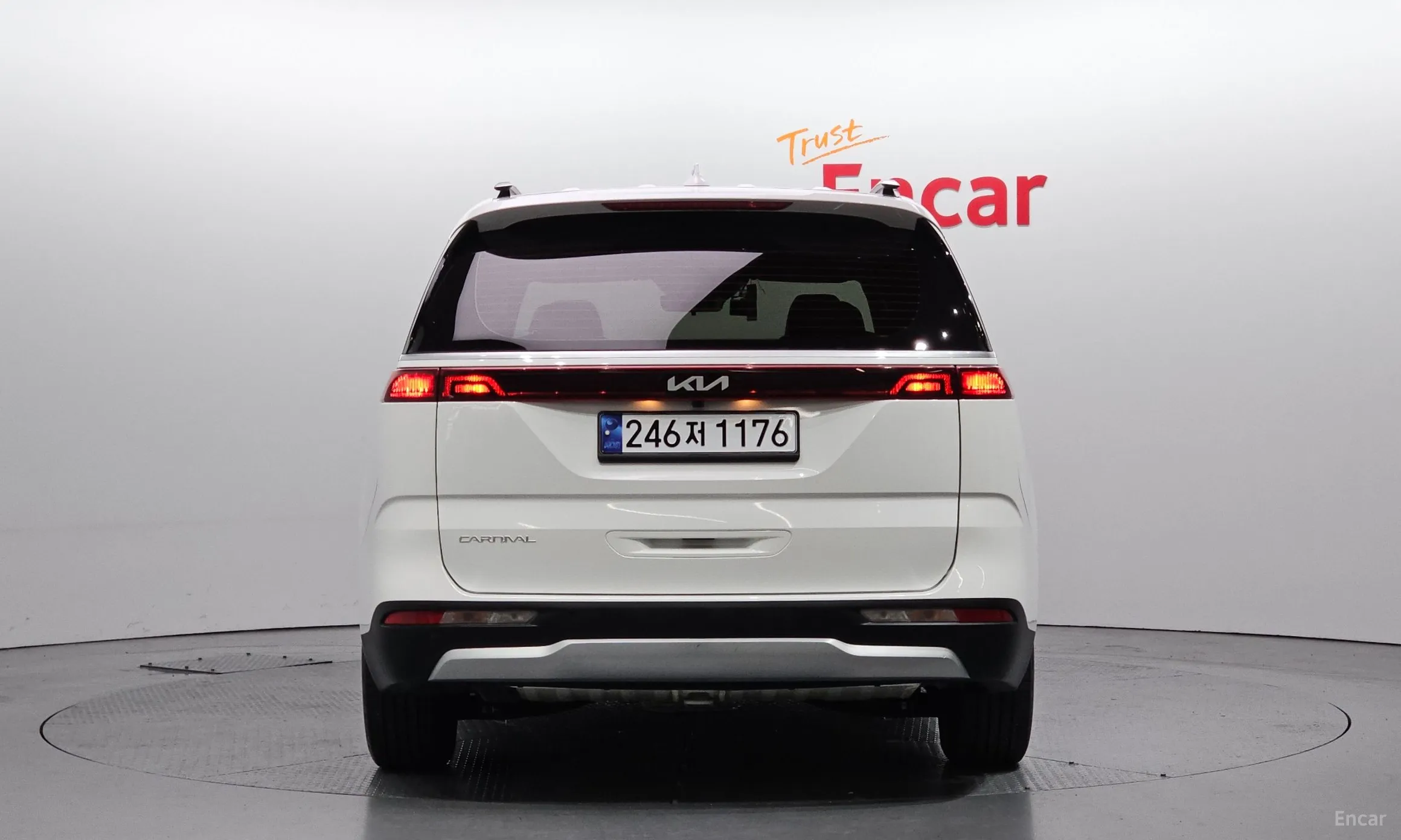 Kia Carnival Gen 4 превью 3