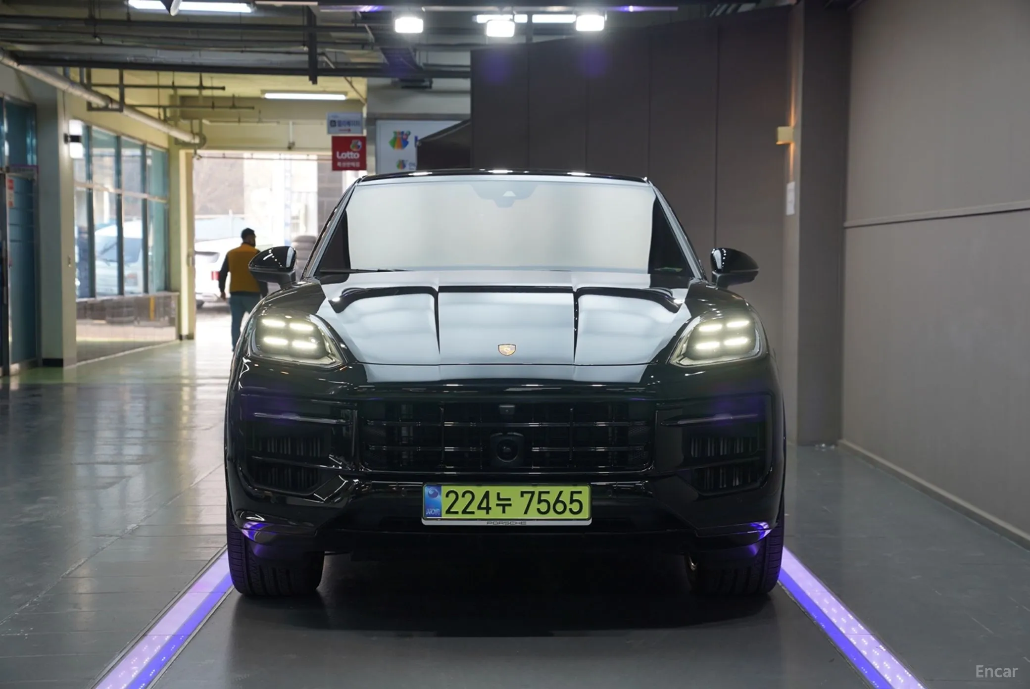 Porsche Cayenne (PO536) превью 3