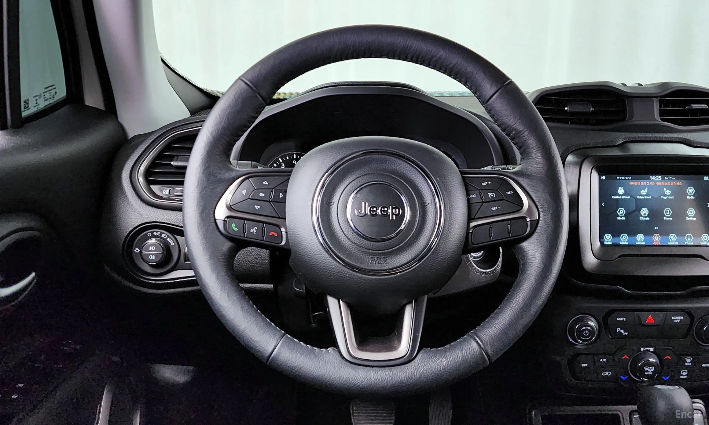 Jeep Renegade превью 13