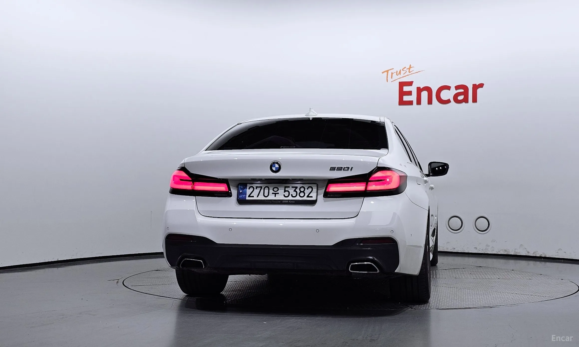 BMW 5 Series (G30) превью 3
