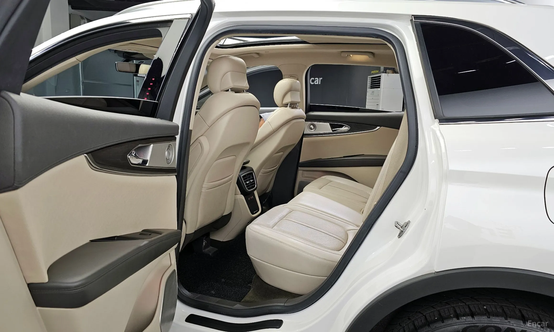 Lincoln Nautilus Gen 1 превью 11