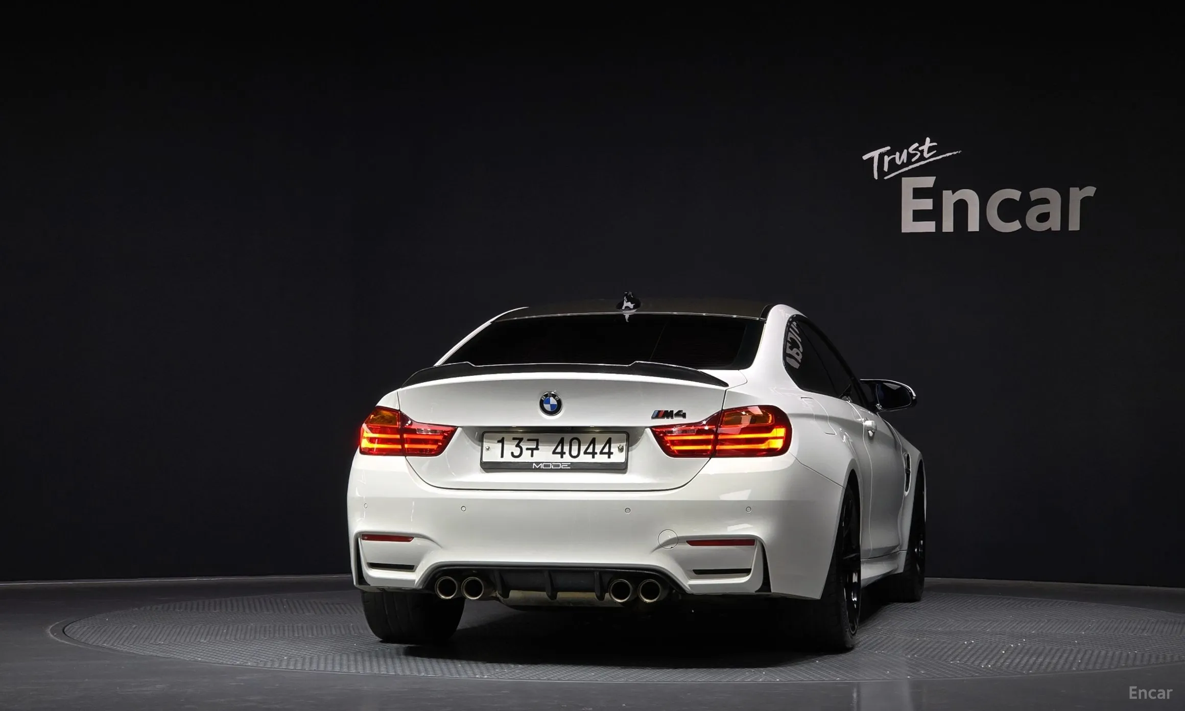 BMW M4 (F82) превью 3
