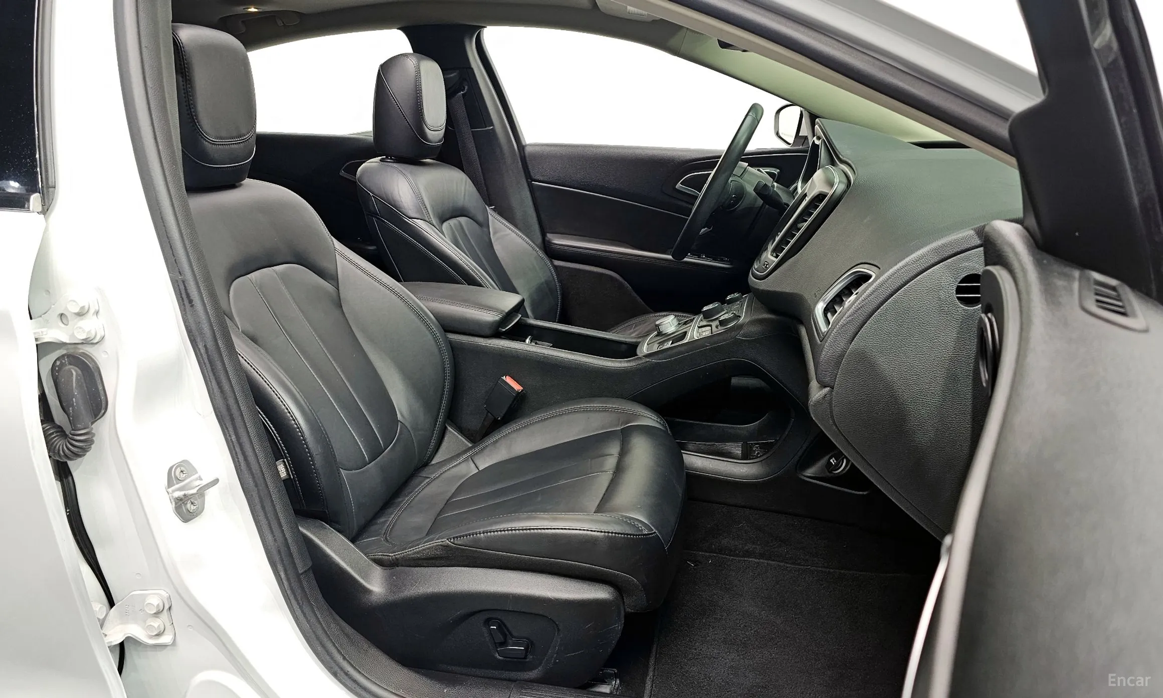 Chrysler 200 Second generation превью 10