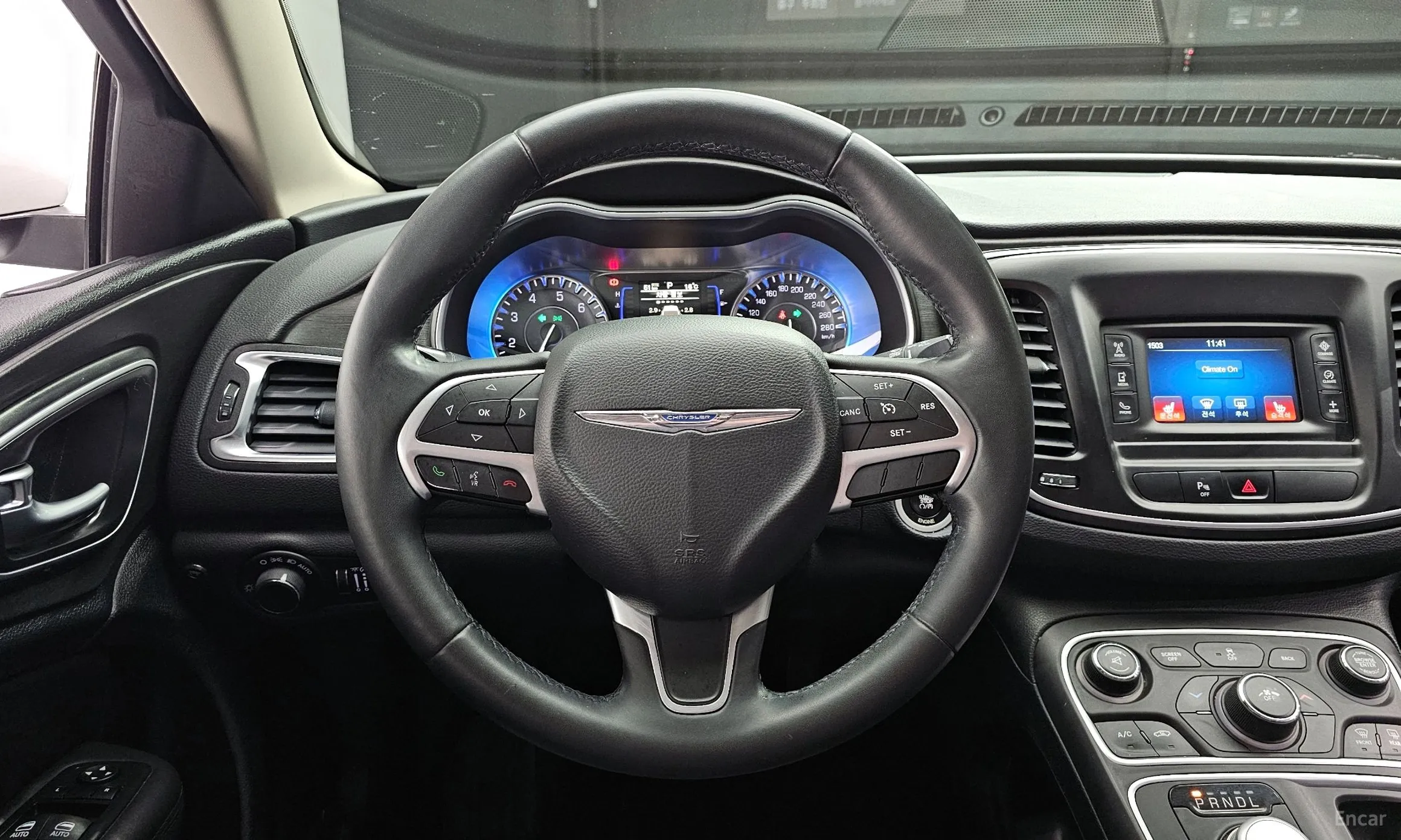 Chrysler 200 Second generation превью 13