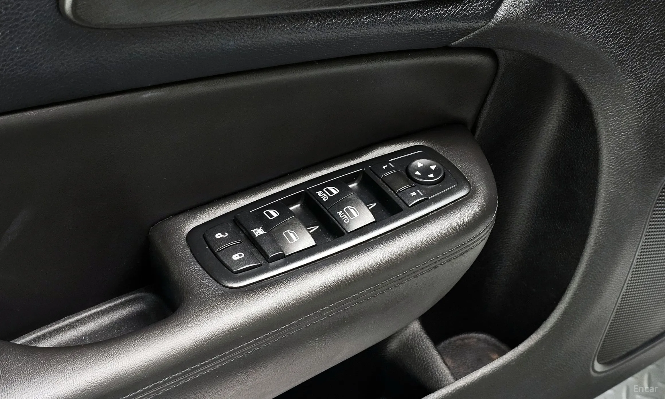 Chrysler 200 Second generation превью 18