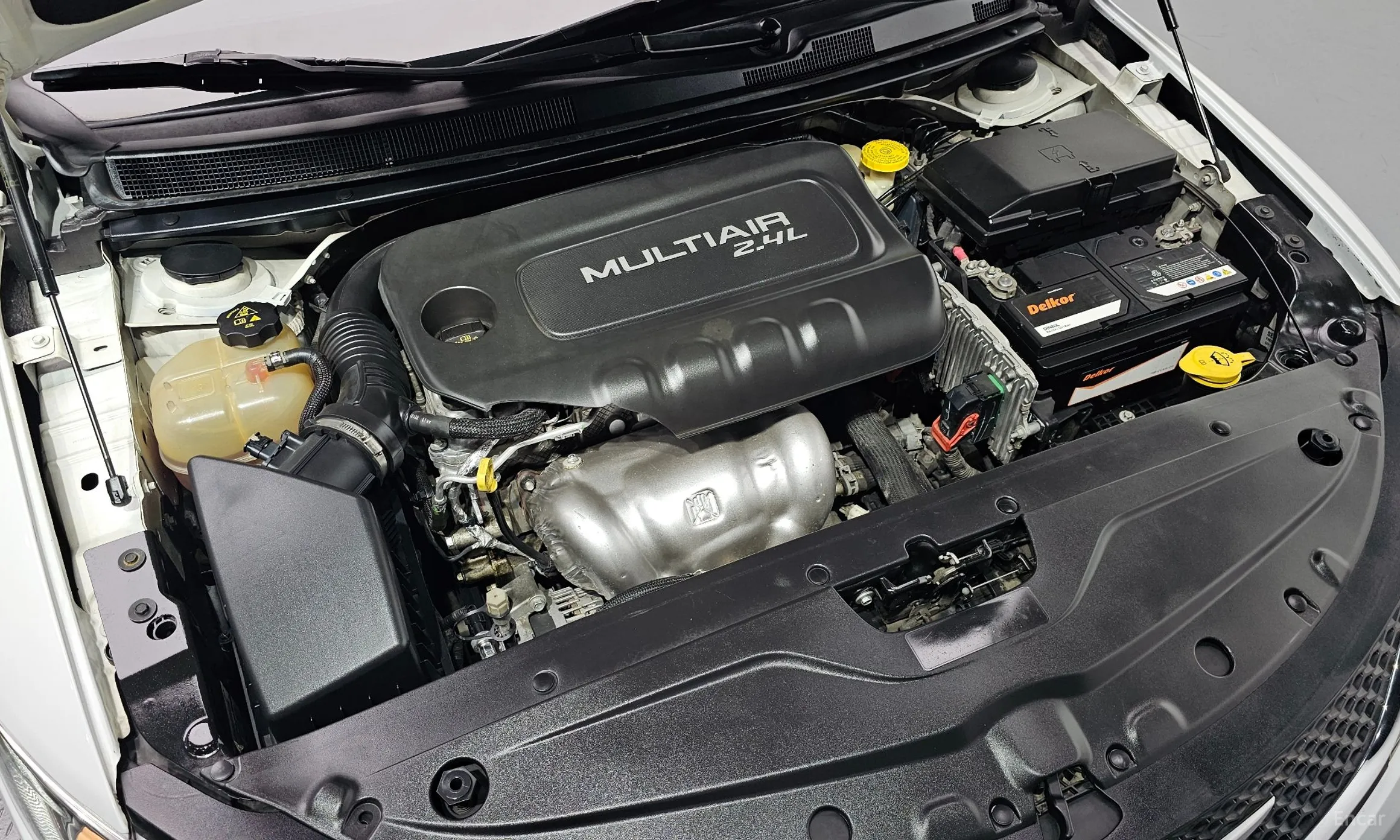 Chrysler 200 Second generation превью 6