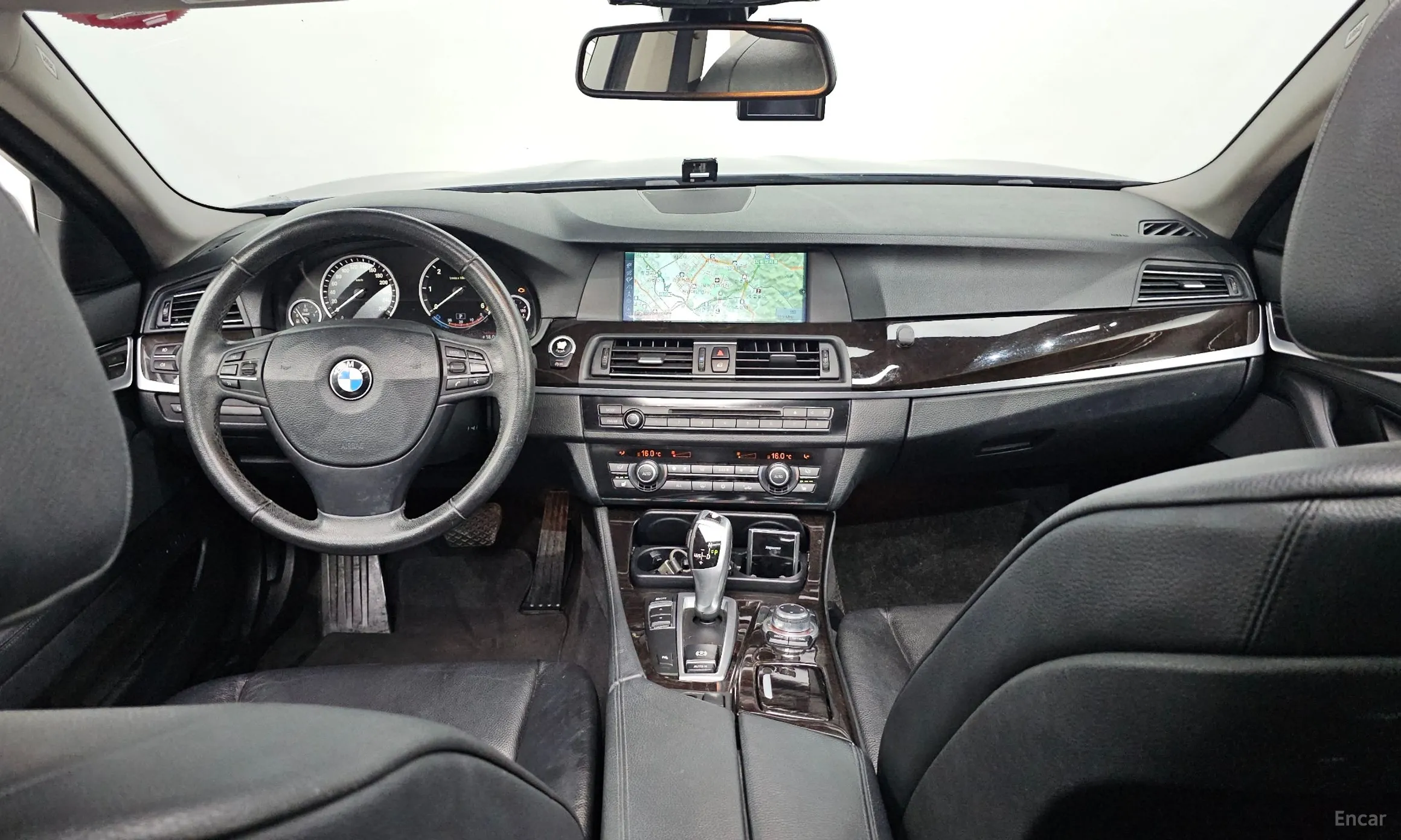 BMW 5 Series (F10) превью 4