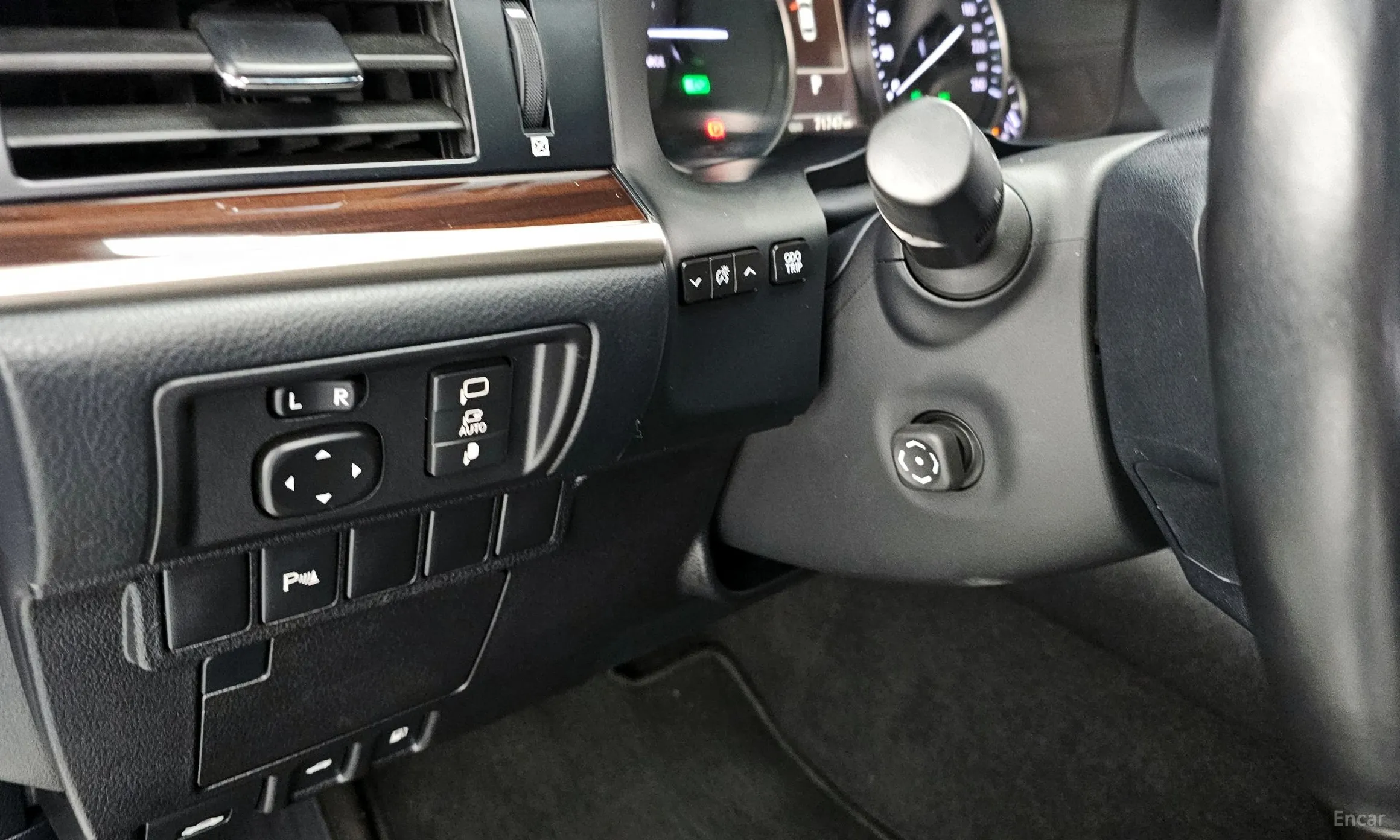 Lexus New ES300h превью 14