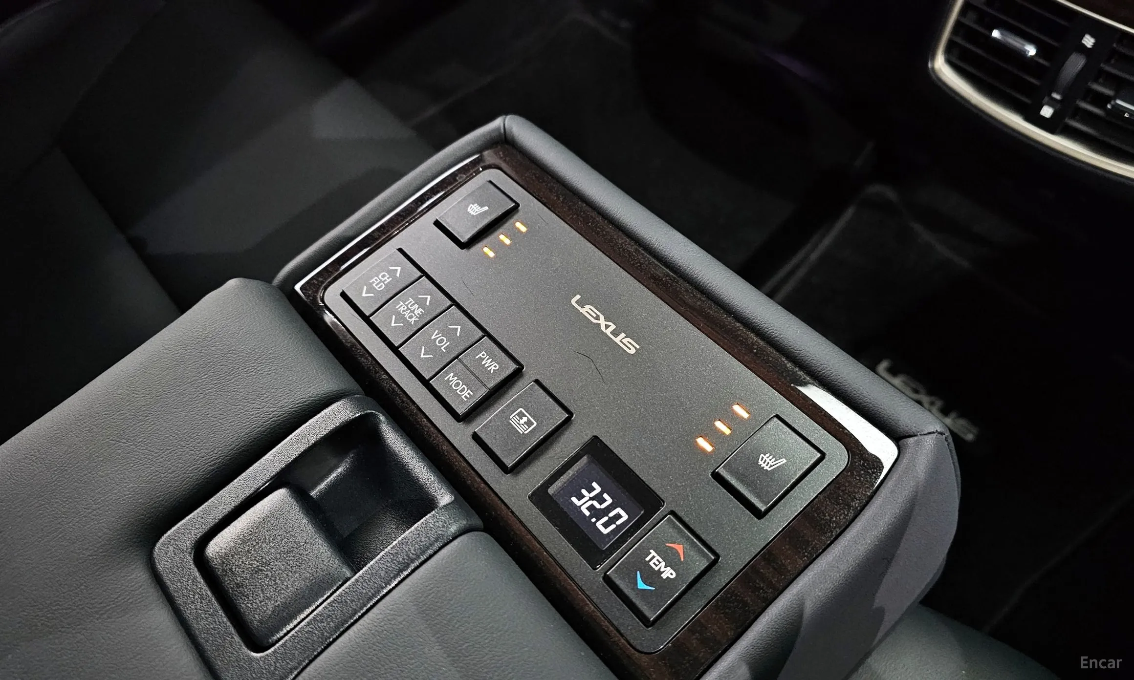 Lexus New ES300h превью 19