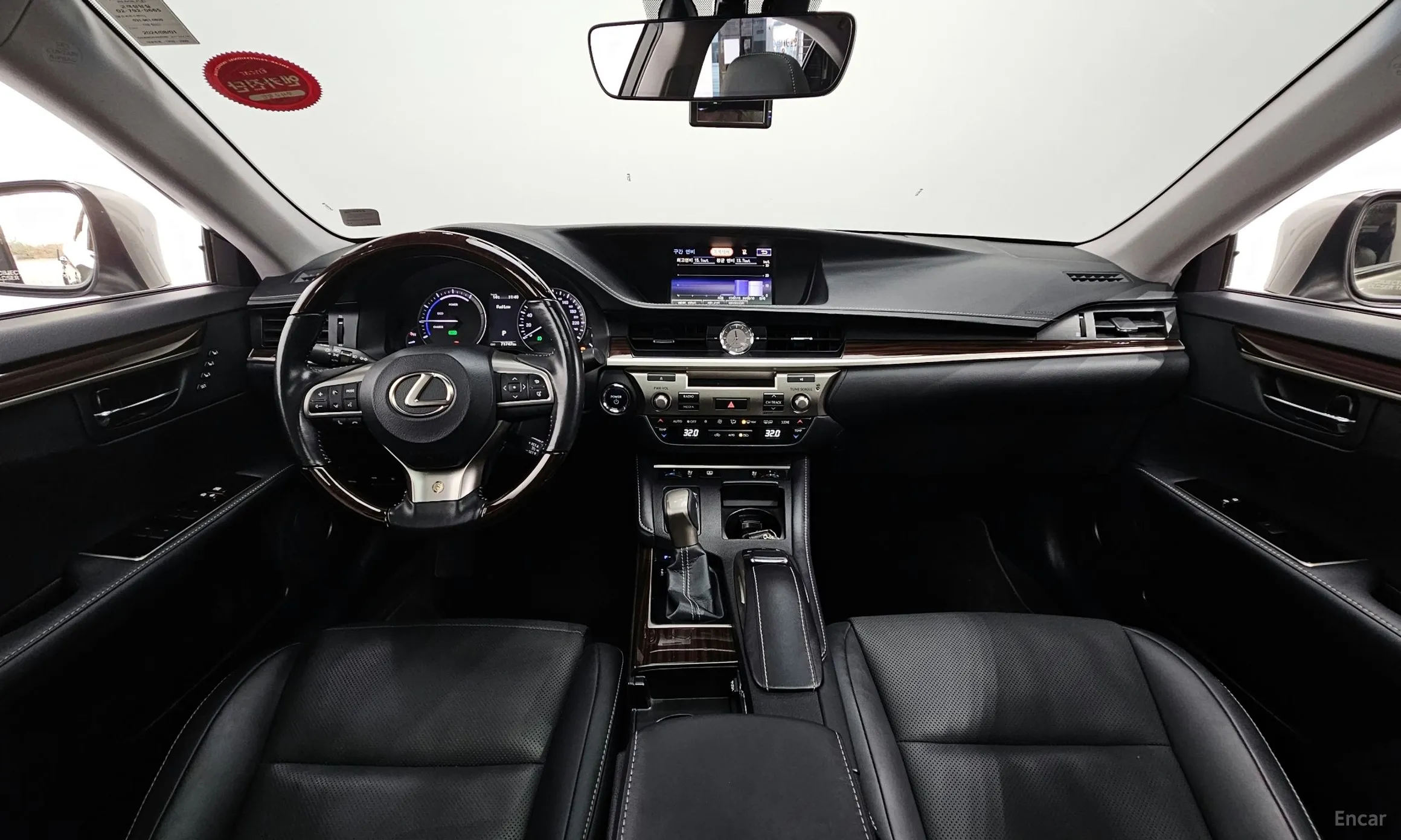 Lexus New ES300h превью 7