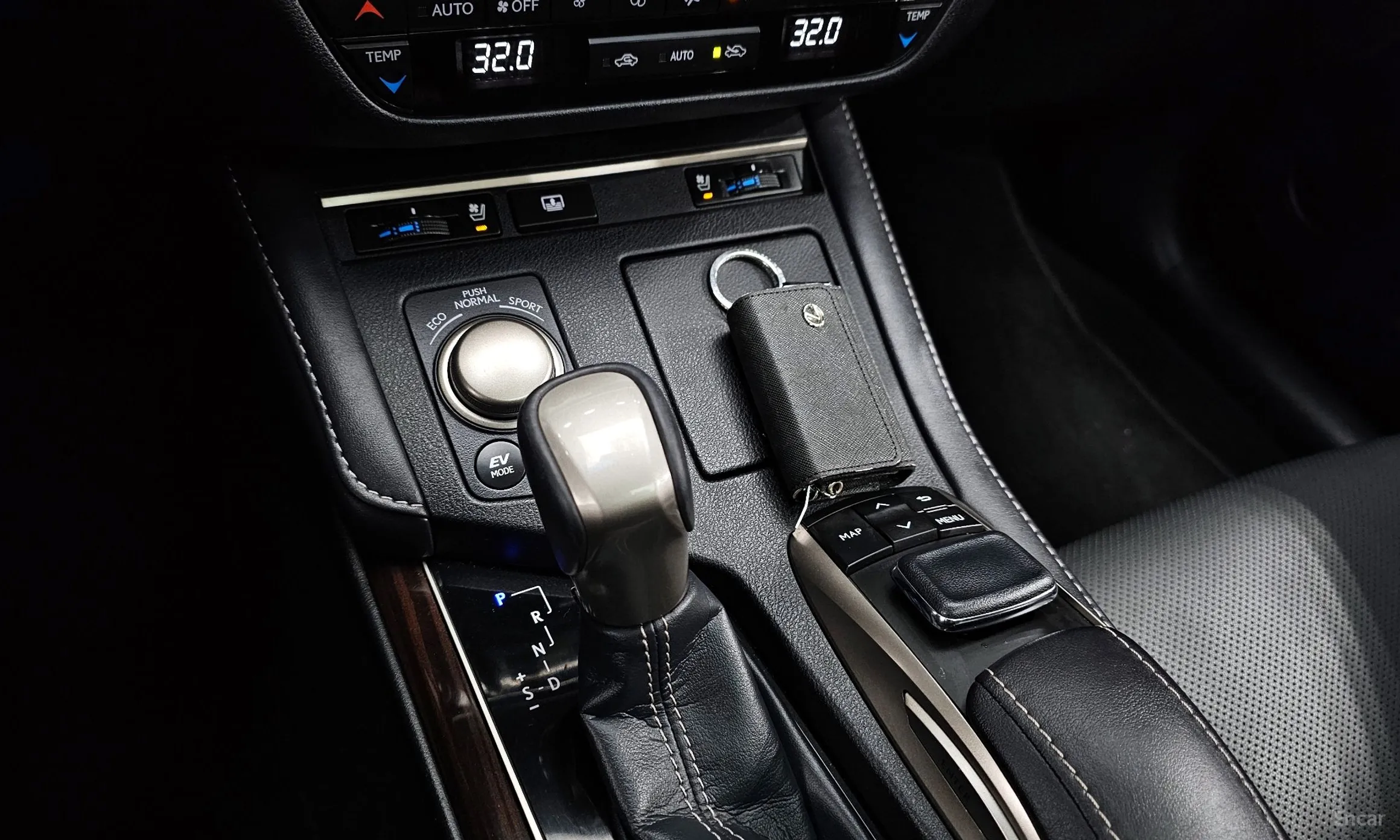 Lexus New ES300h превью 9