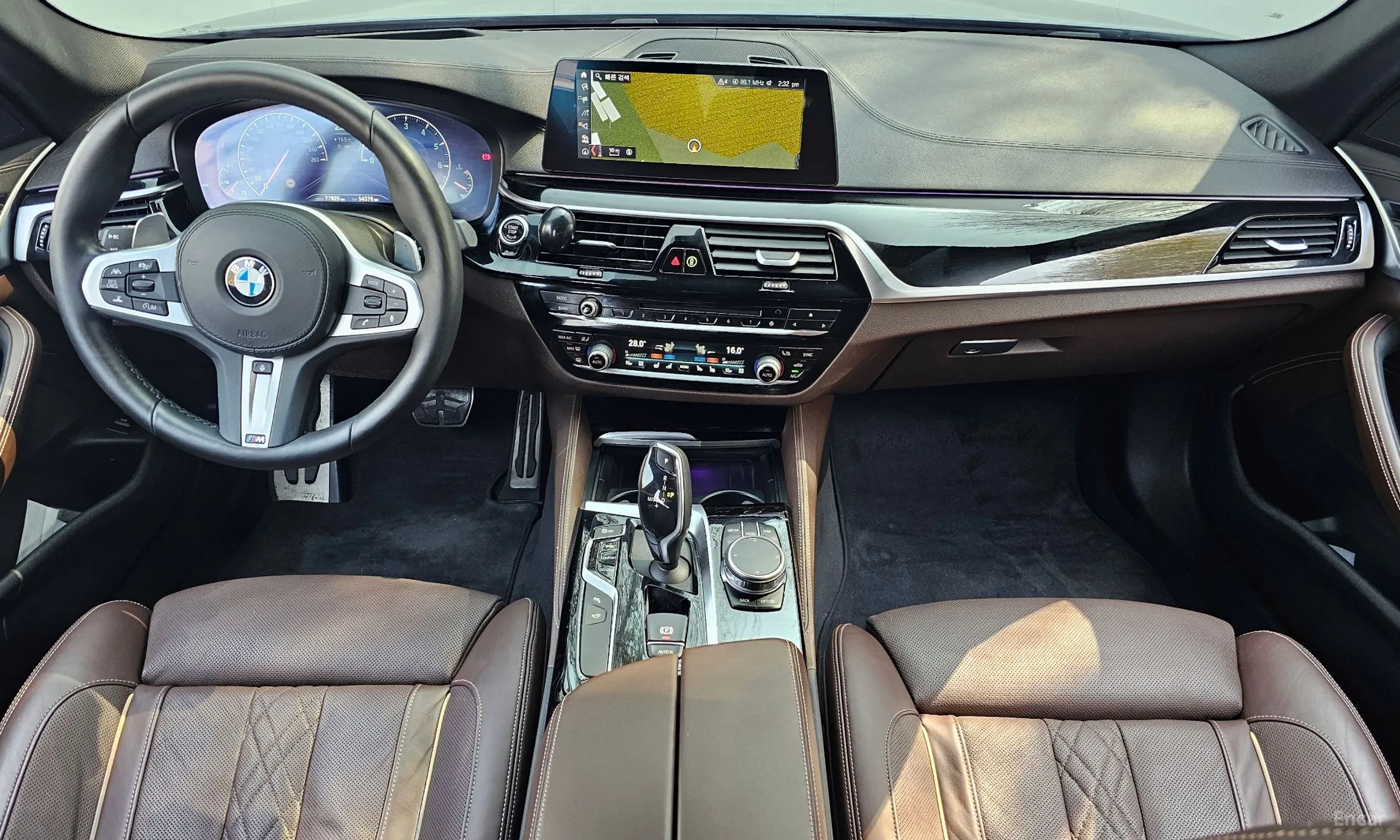 BMW 5 Series (G30) превью 4