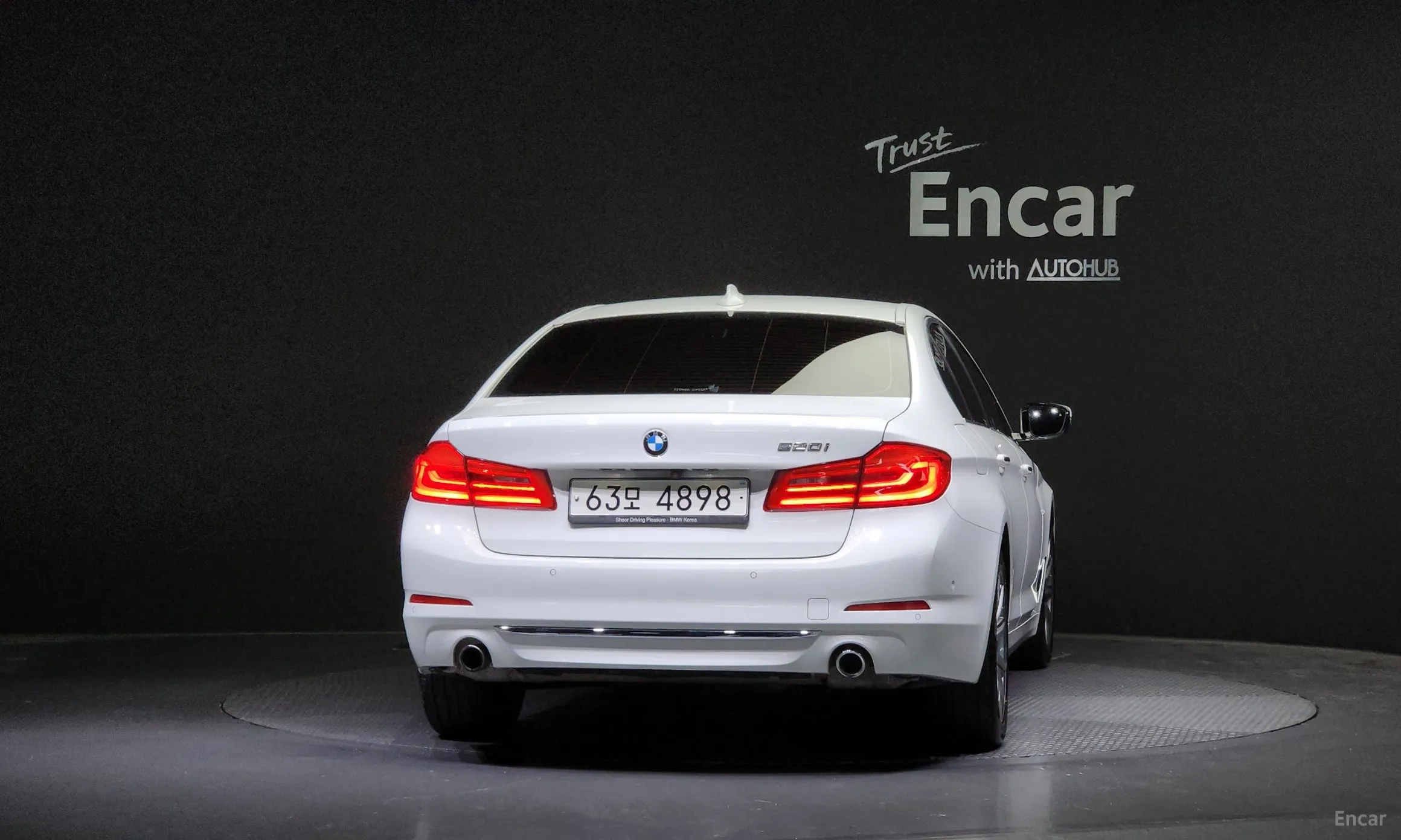 BMW 5 Series (G30) превью 3