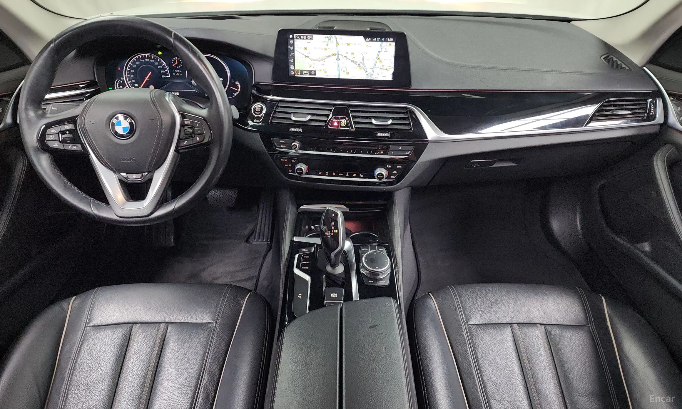 BMW 5 Series (G30) превью 4