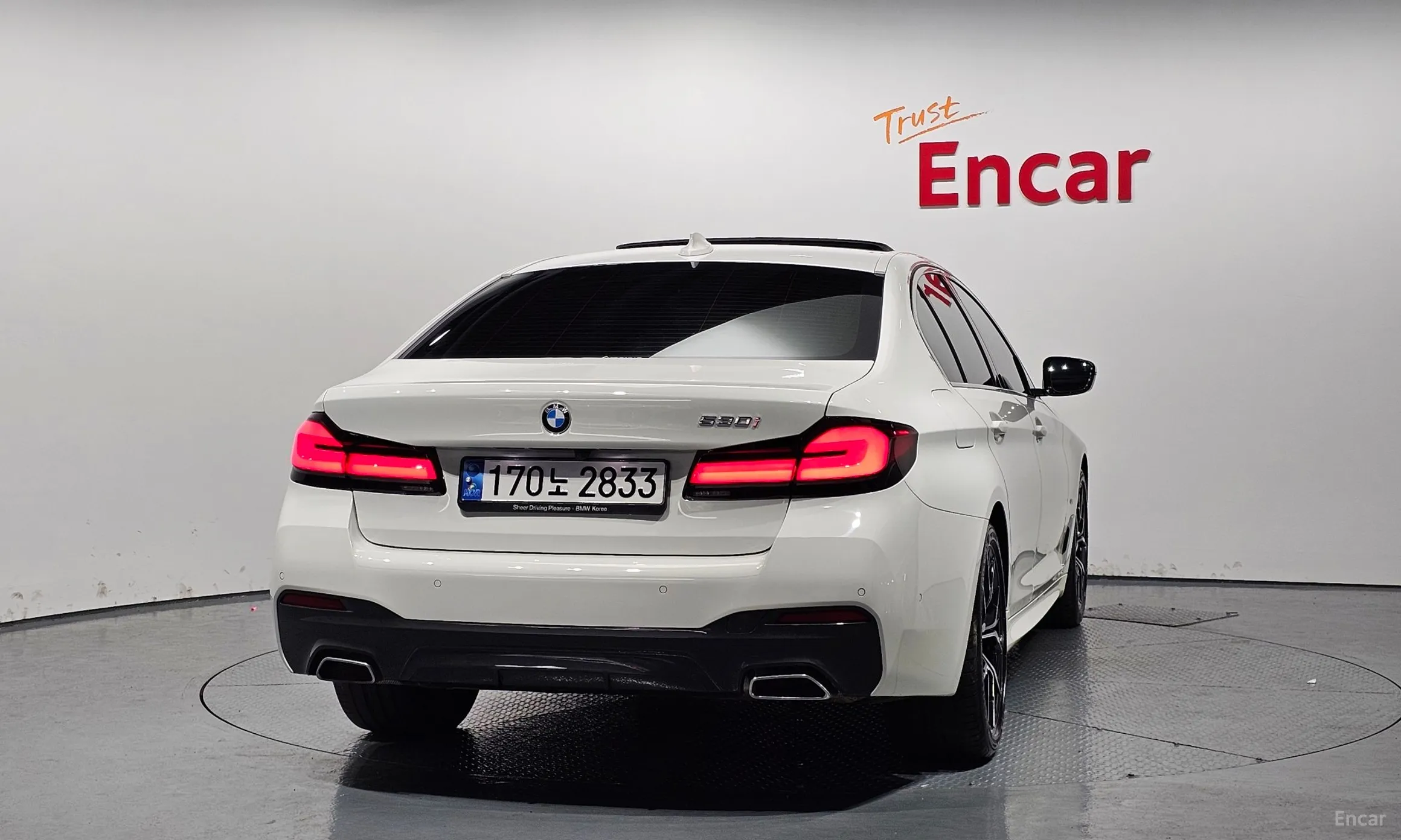 BMW 5 Series (G30) превью 3