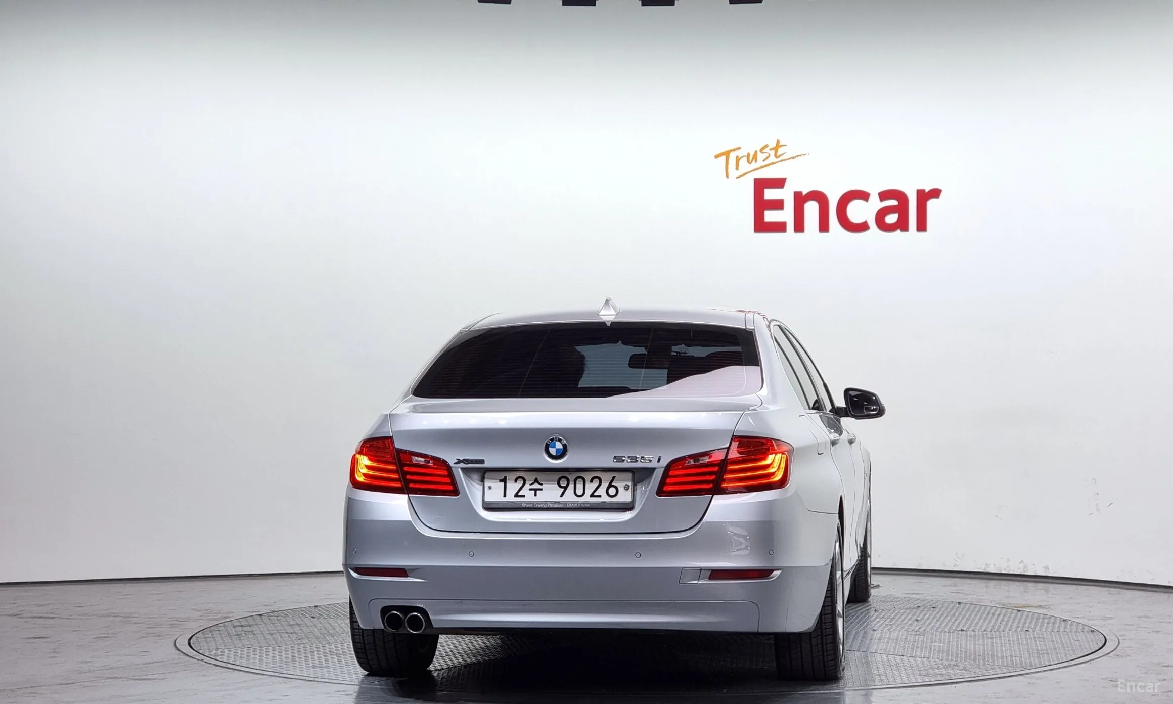 BMW 5 Series (F10) превью 3