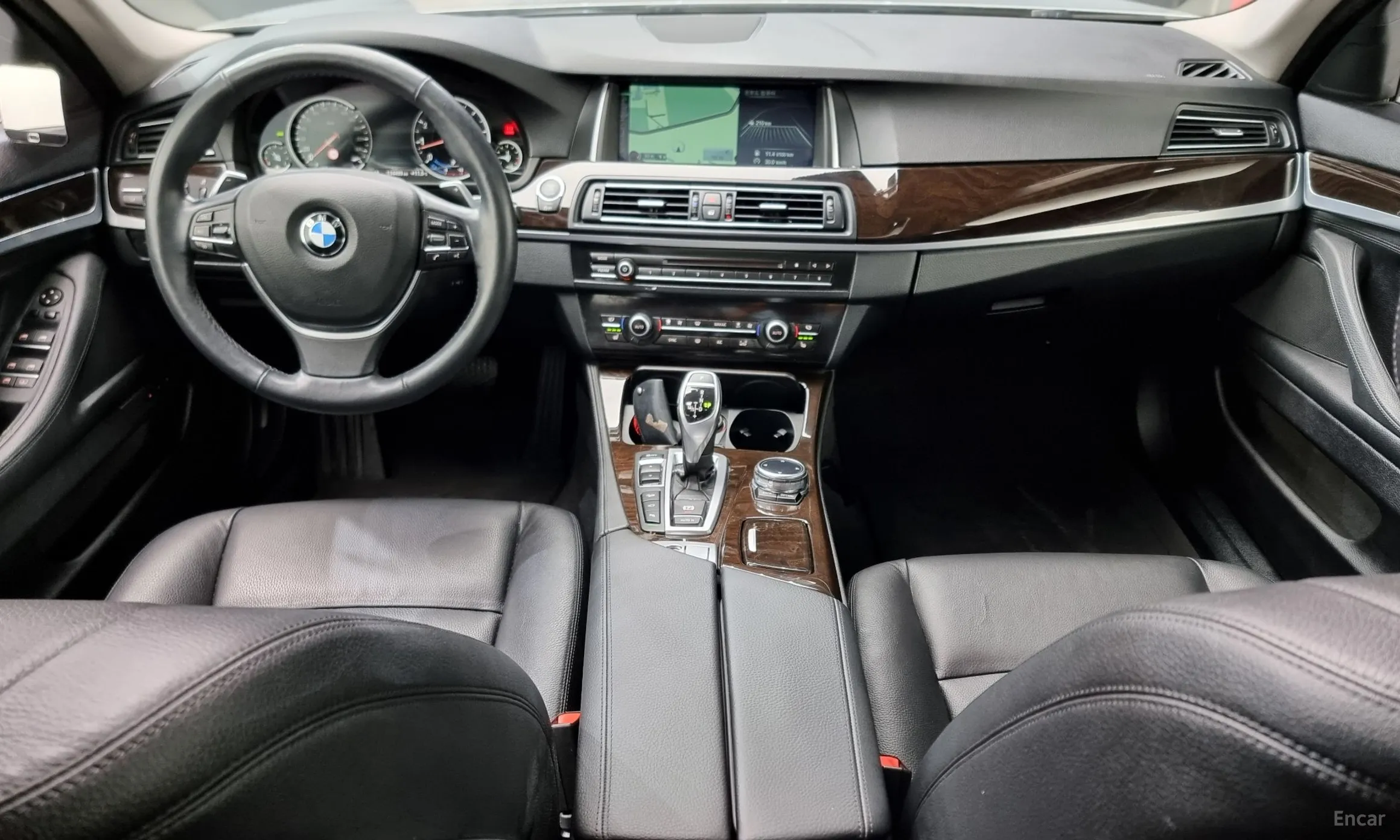 BMW 5 Series (F10) превью 4