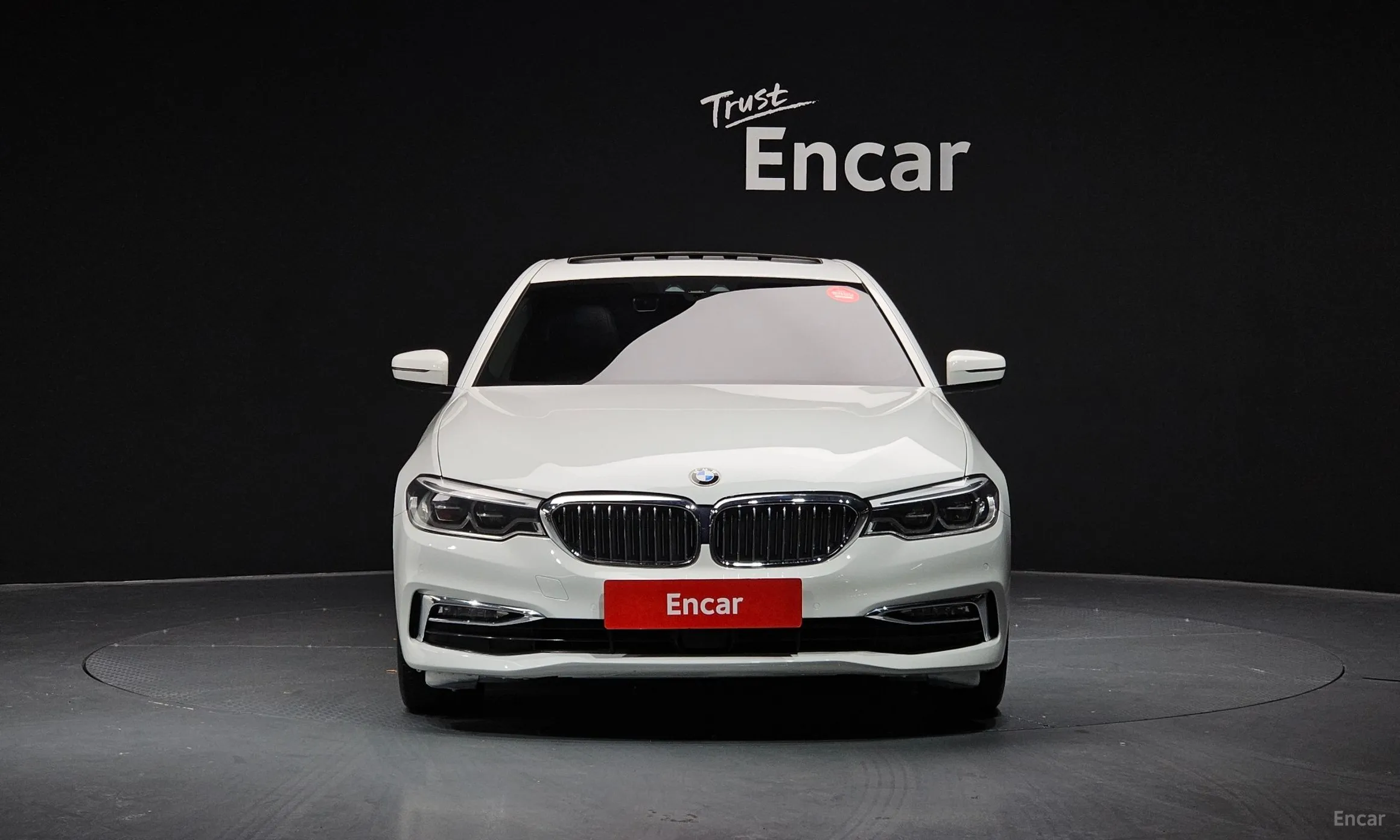 BMW 5 Series (G30) превью 2