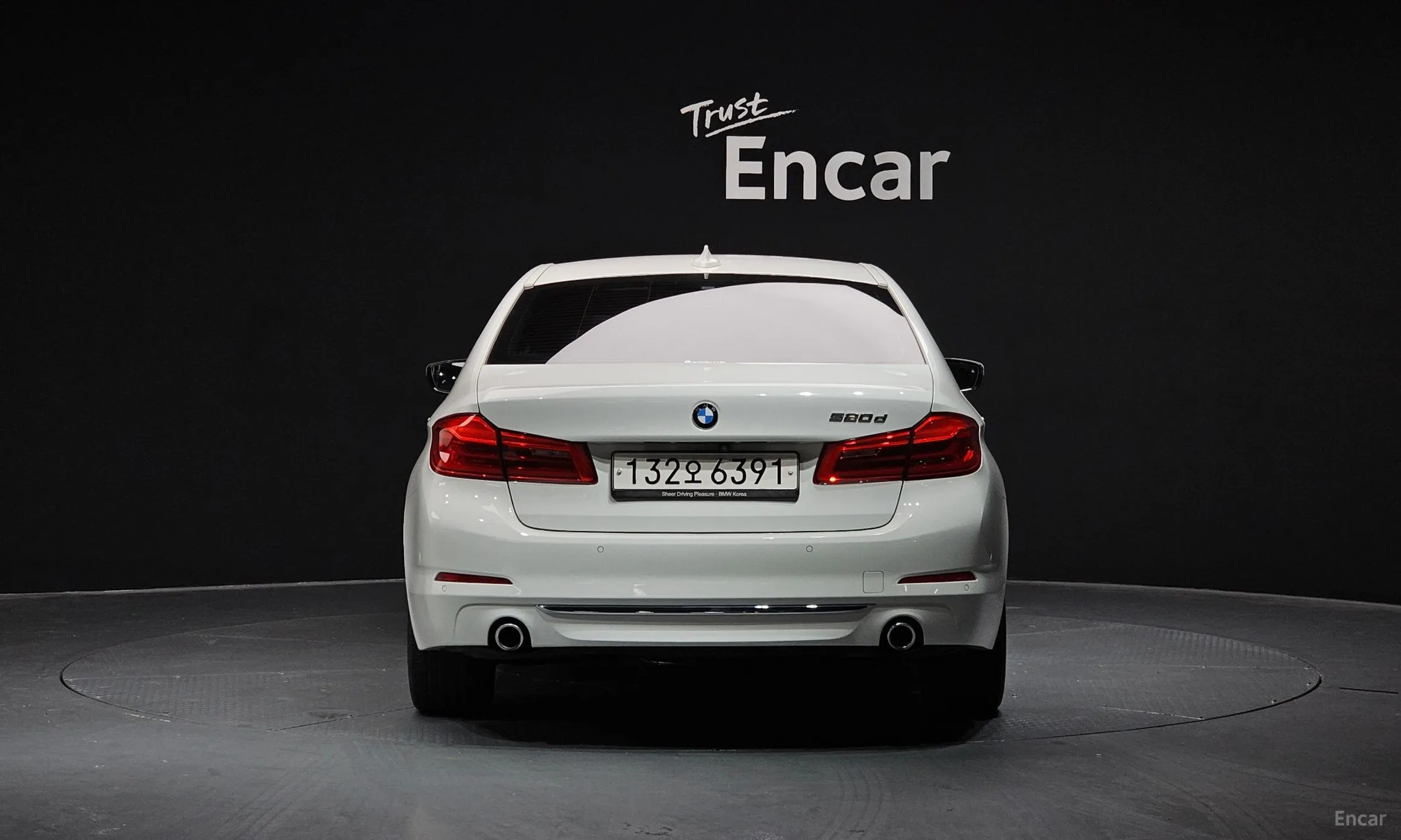 BMW 5 Series (G30) превью 3